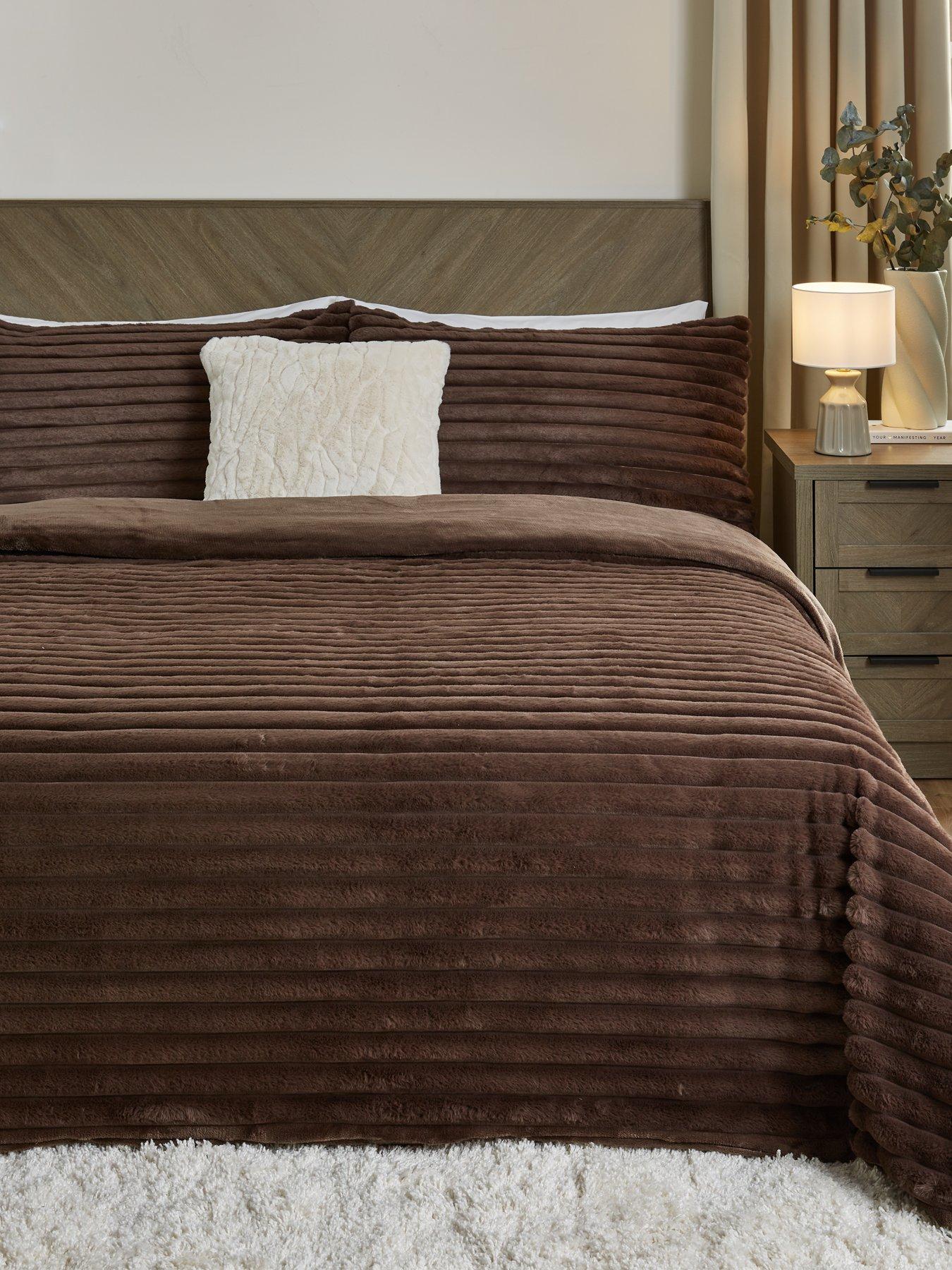 Product photograph of Very Home Cosy Ribbed Faux Fur Duvet Cover Set from very.co.uk