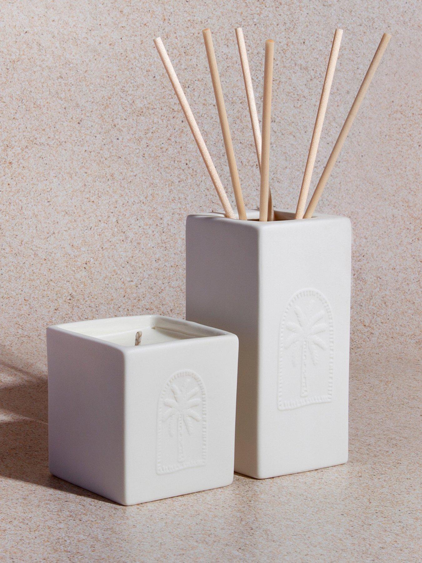 Product photograph of The Aromatherapy Co Sunset Candle - Sea Salt Amp Grass Dunes from very.co.uk