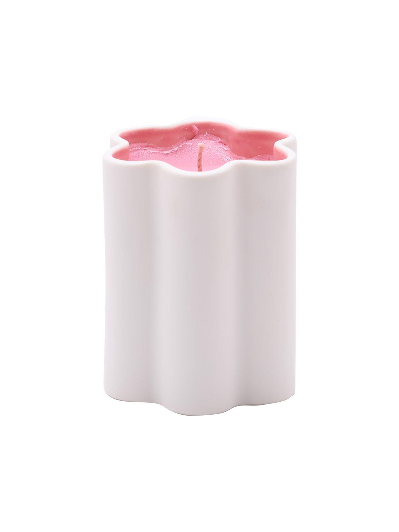 Image 3 of 7 of The Aromatherapy Co. Atelier Flora Candle - Vanilla &amp; Peach Blossom