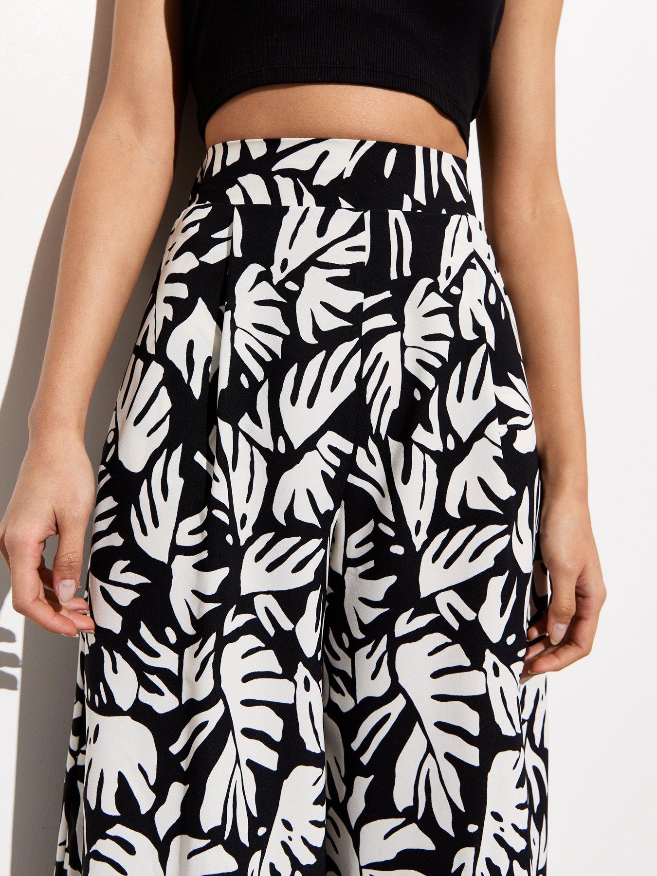 New Look Black Leaf Print Crop Wide Leg Trousers | Very