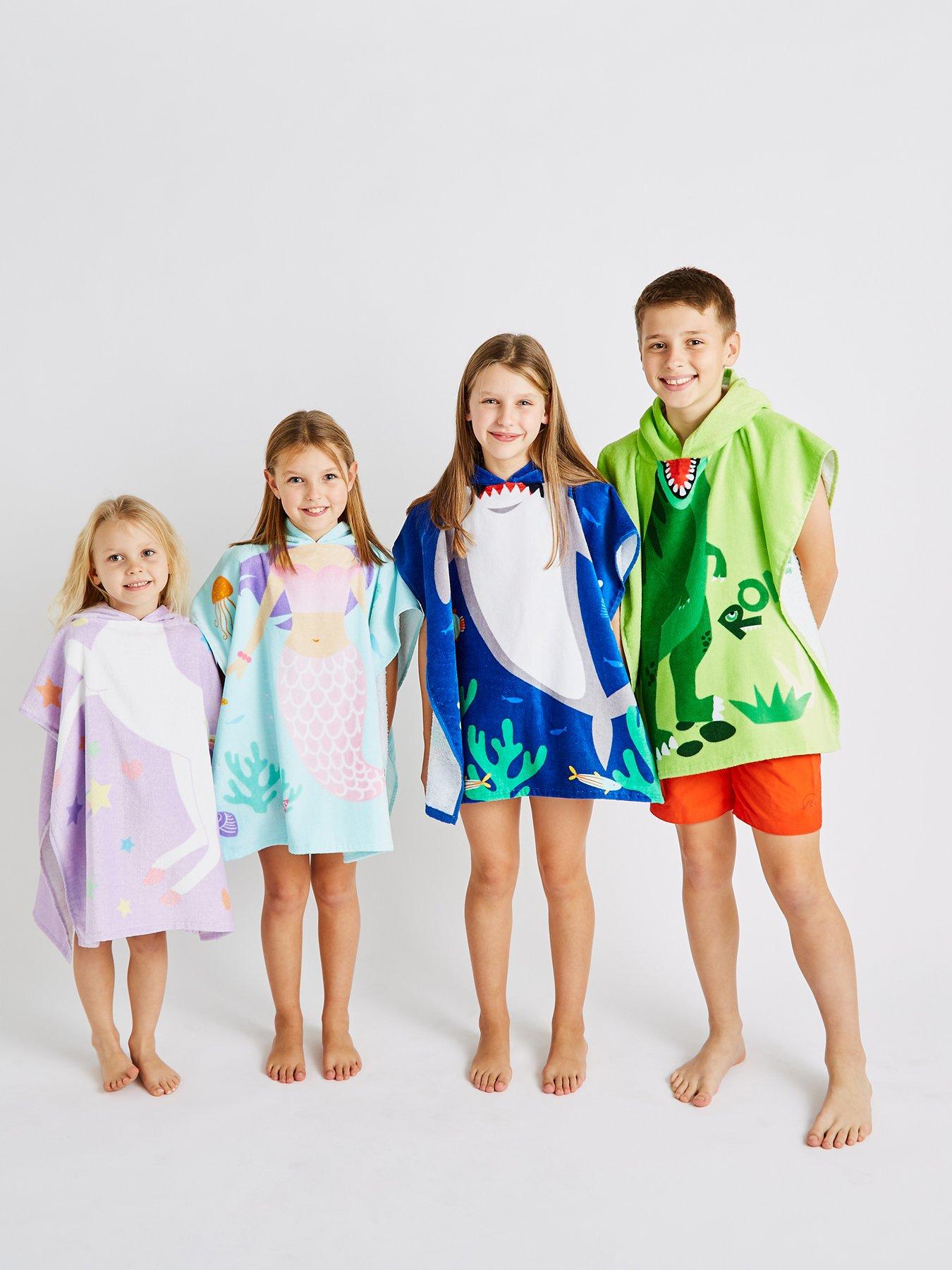 Image 4 of 4 of Catherine Lansfield Unicorn Hooded Poncho Towel