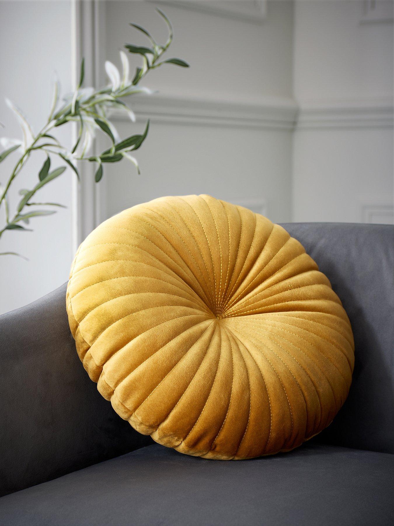 Catherine Lansfield So Soft Velvet Touch Round Cushion
