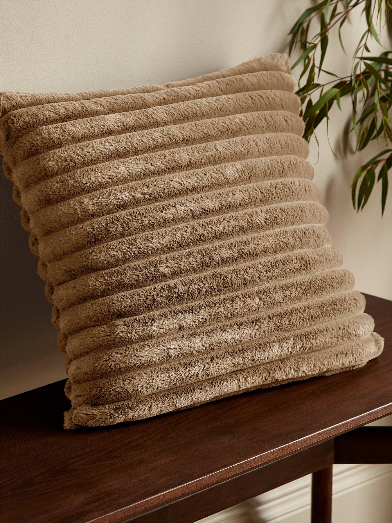 catherine-lansfield-cosy-ribbed-cushion