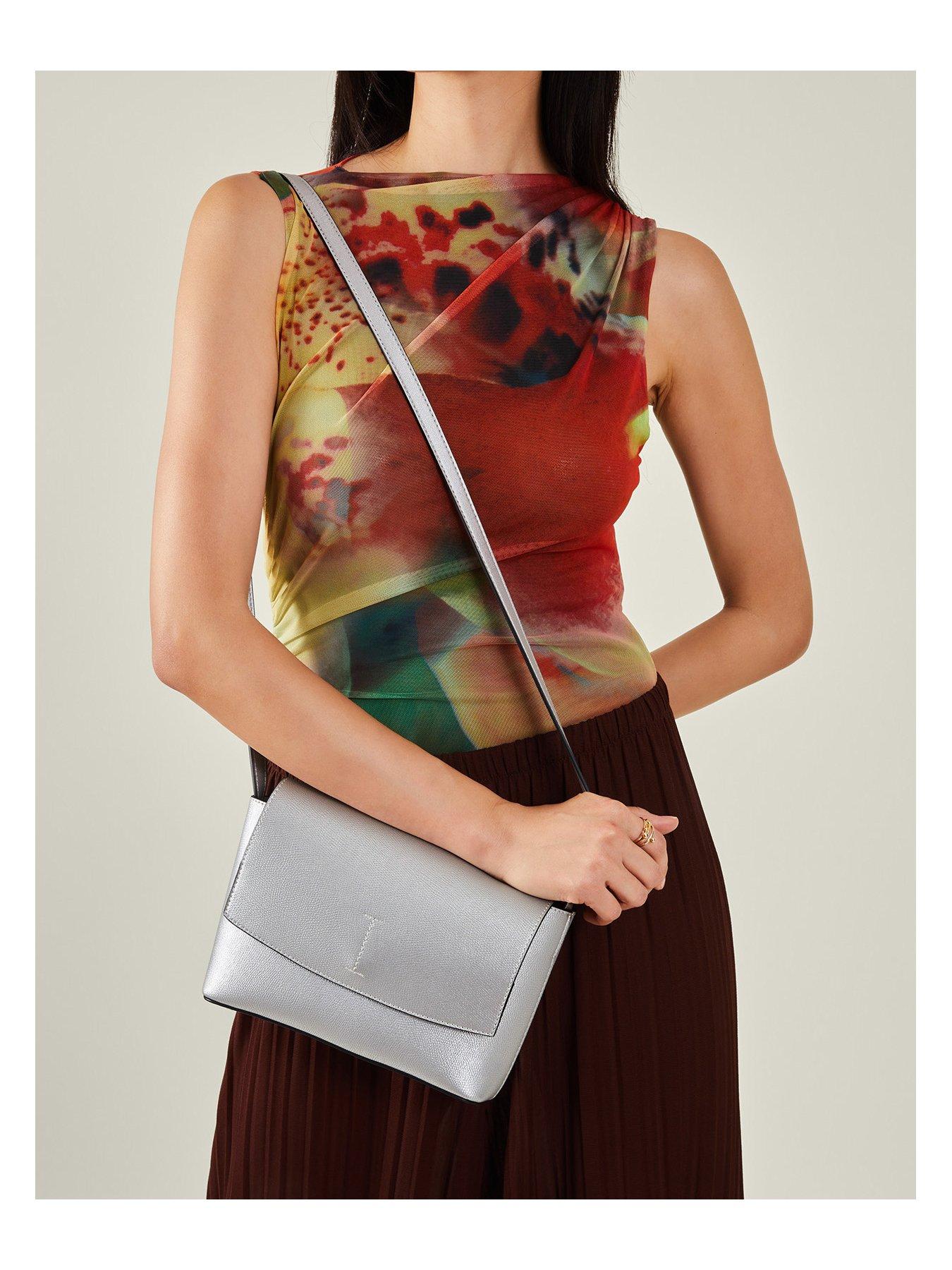 Image 2 of 4 of Accessorize Leo Crossbody
