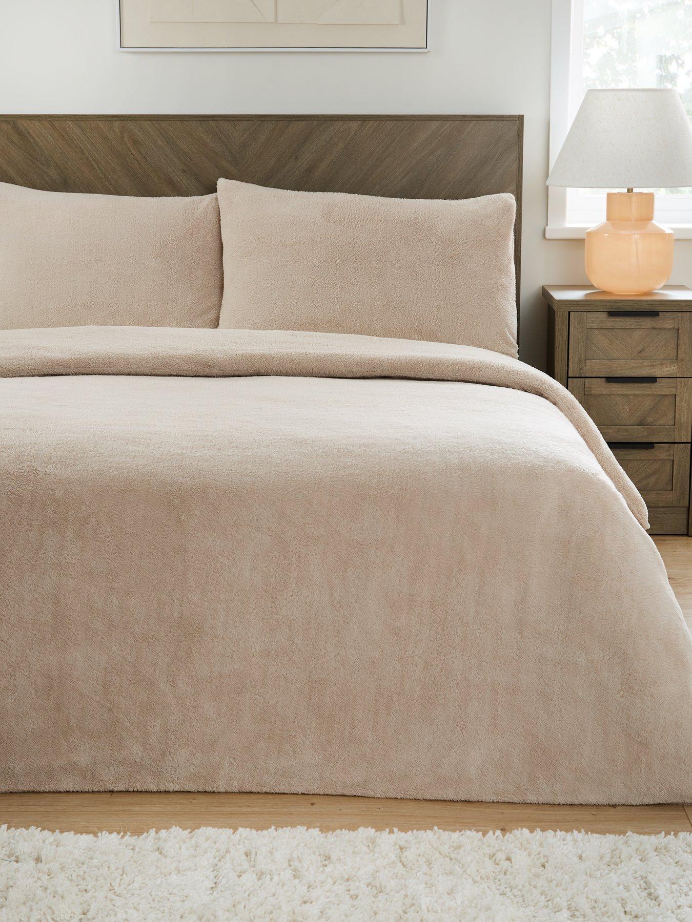 undefined Teddy Fleece Duvet Cover Set in Natural