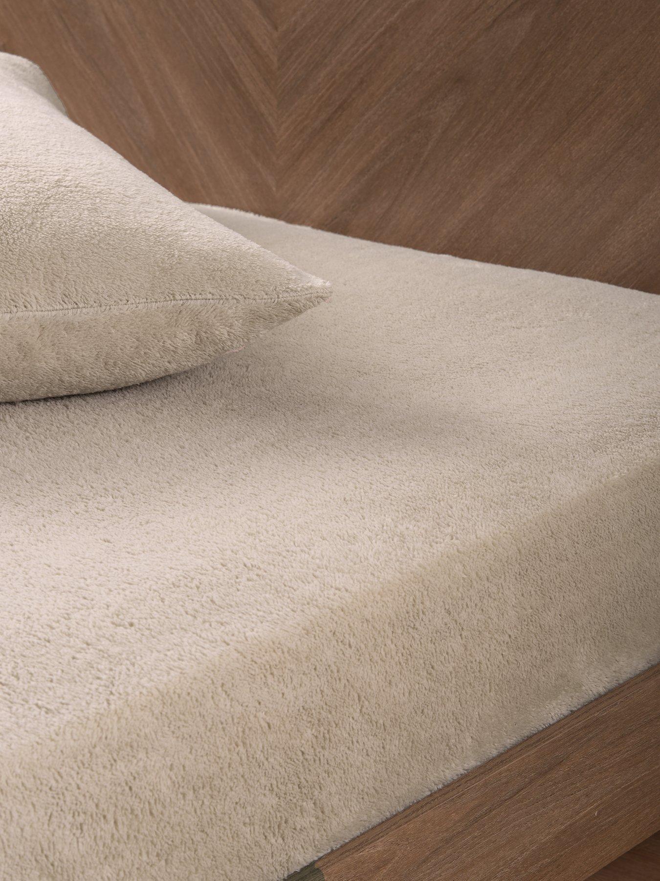 Very Home Teddy Fleece Fitted Sheet in Natural