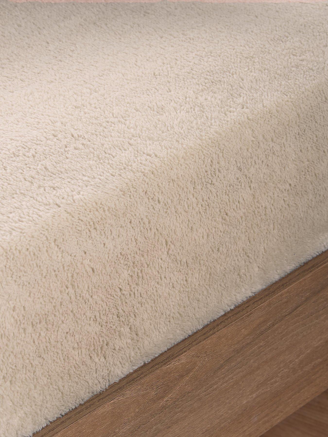 Image 3 of 4 of Everyday Teddy Fleece Fitted Sheet in Natural