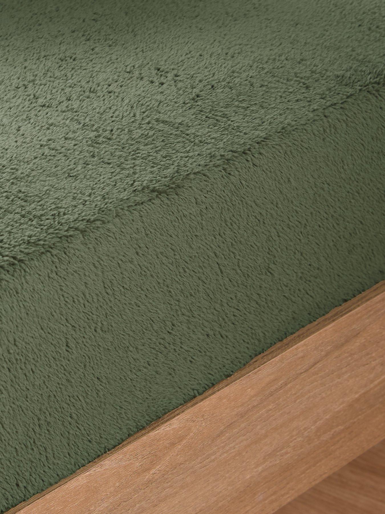 Image 3 of 4 of The Very Collection Teddy Fleece Fitted Sheet in Green