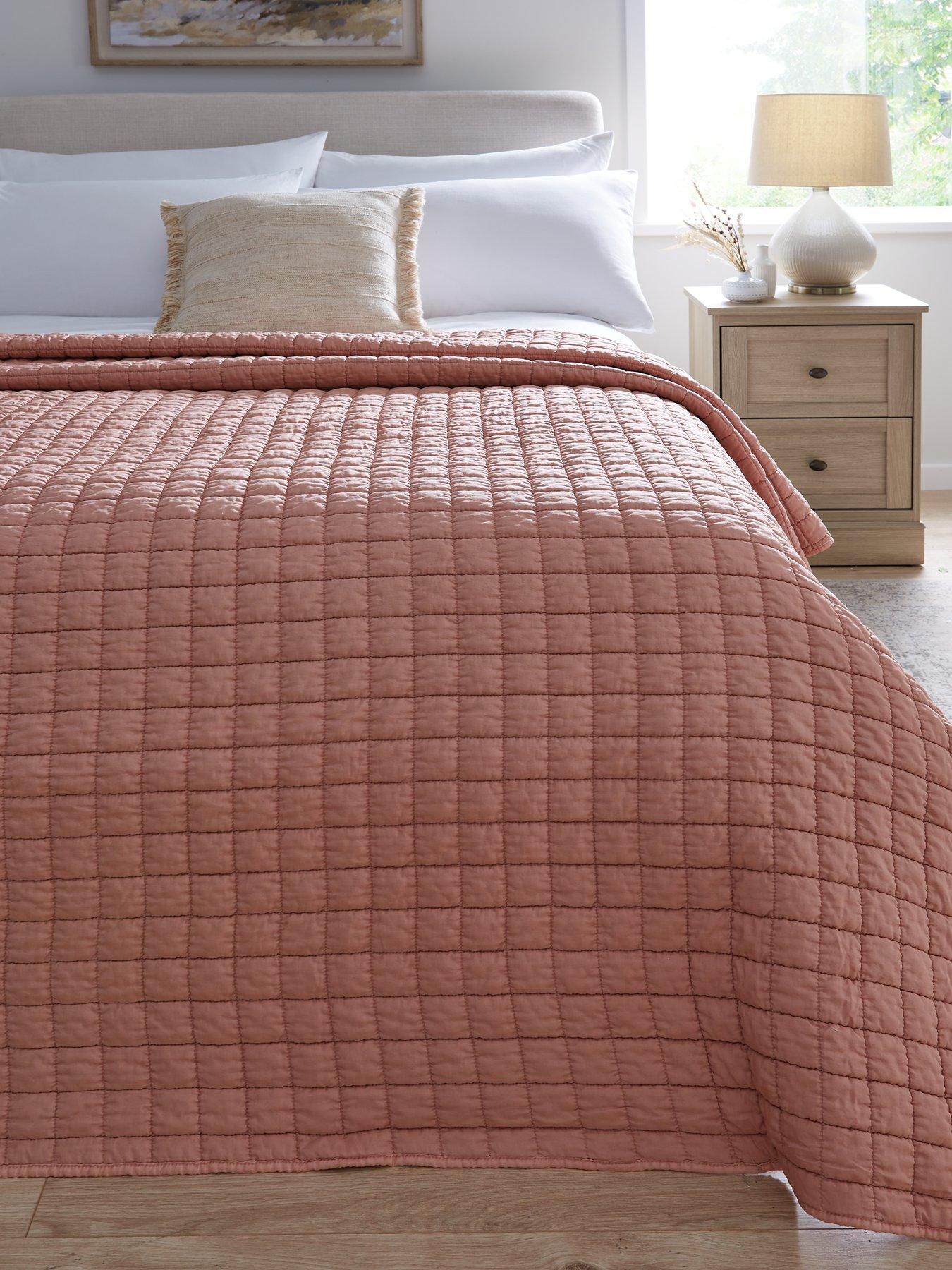 undefined Washed Quilted Microfibre Bedspread Throw - Pink