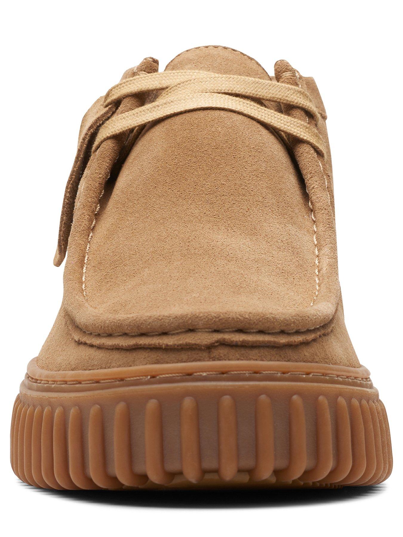 Image 4 of 7 of Clarks Torhill Hi Chukka Boots - Light Brown