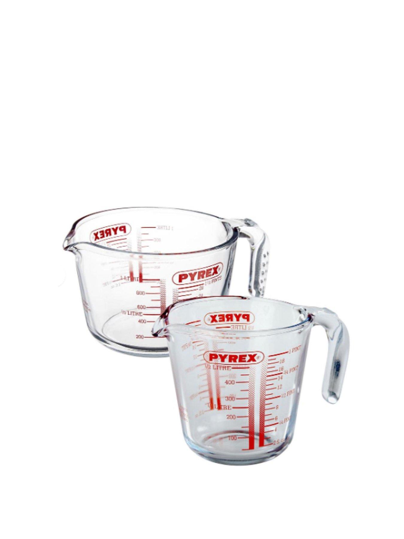 Pyrex Set of 2 Glass Jugs