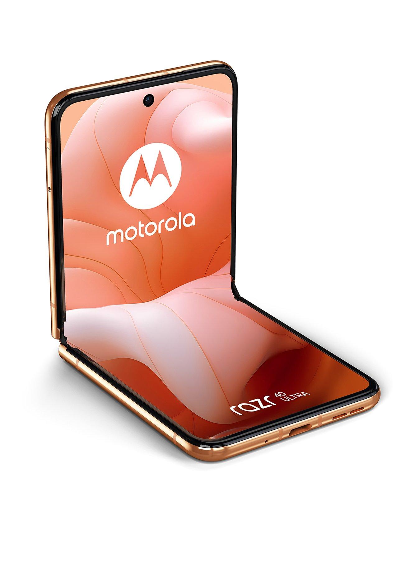 Image 3 of 7 of Motorola Razr&nbsp;40 Ultra - 256GB, Peach