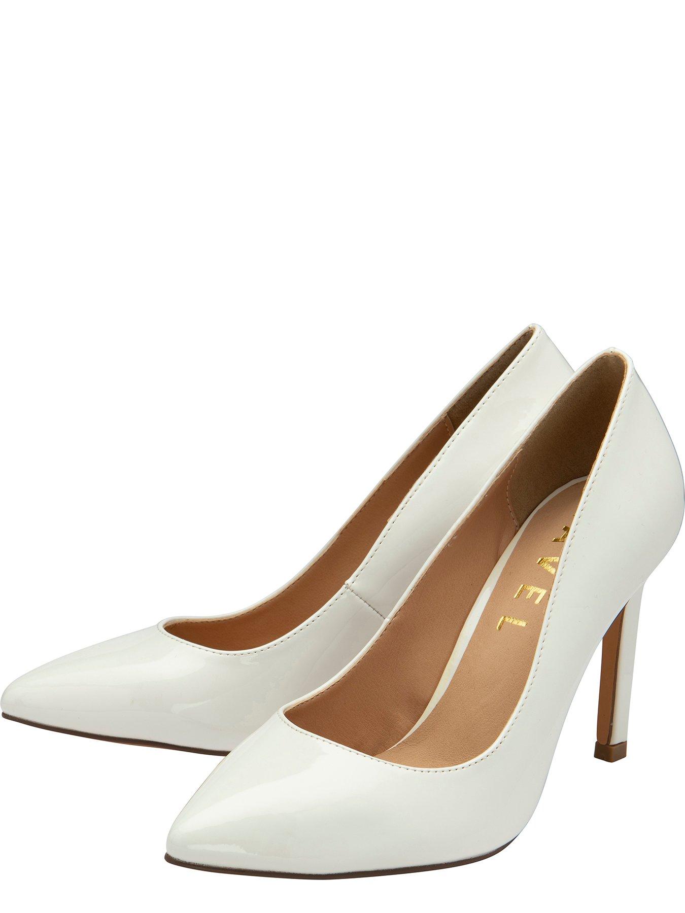 White court shops heels uk