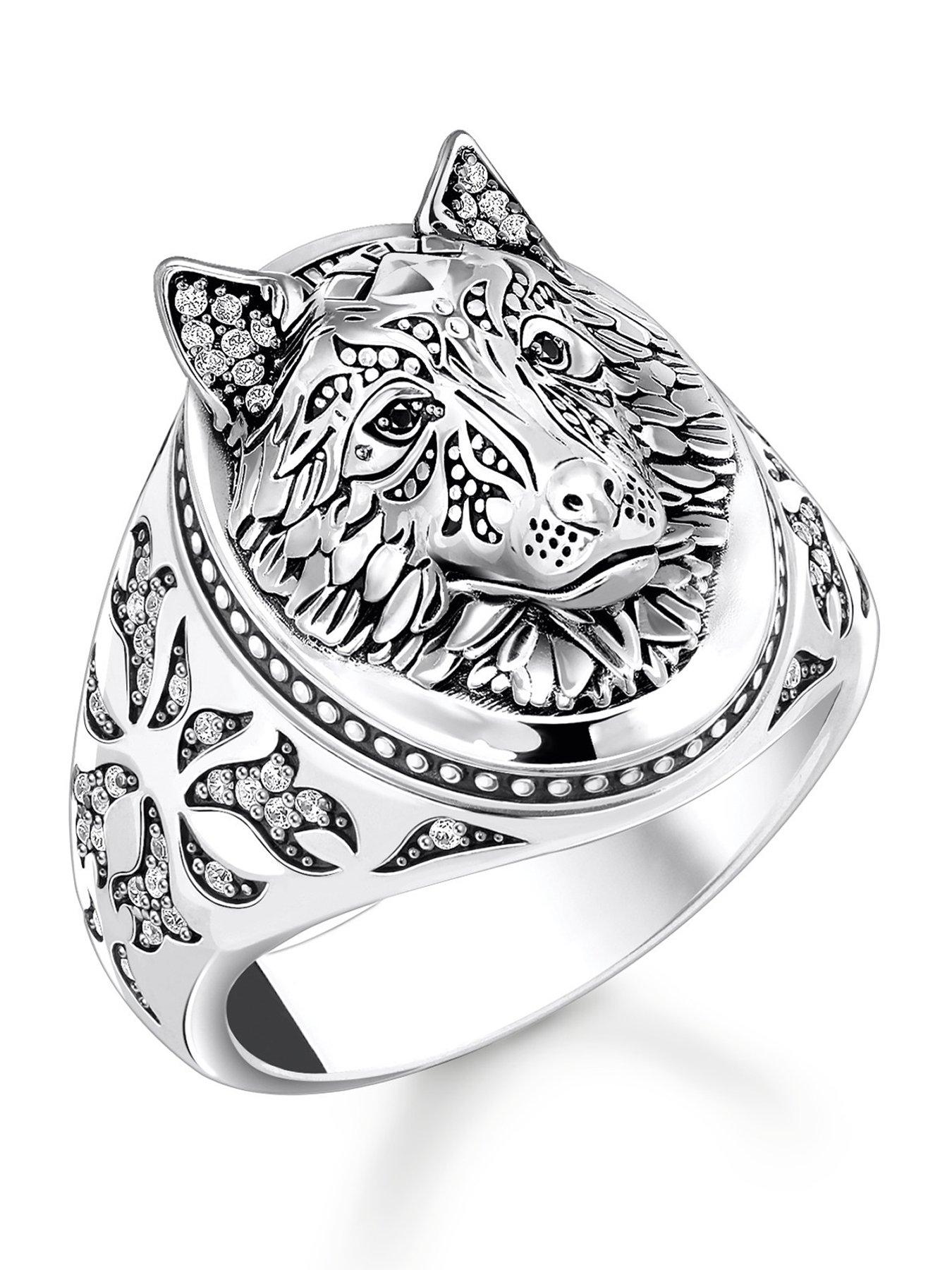 Thomas Sabo Rebel Wolf Signet Ring: Statement of strength and courage. Detailed 3D wolf face, hand-set stones in silver fur, lateral fur pattern