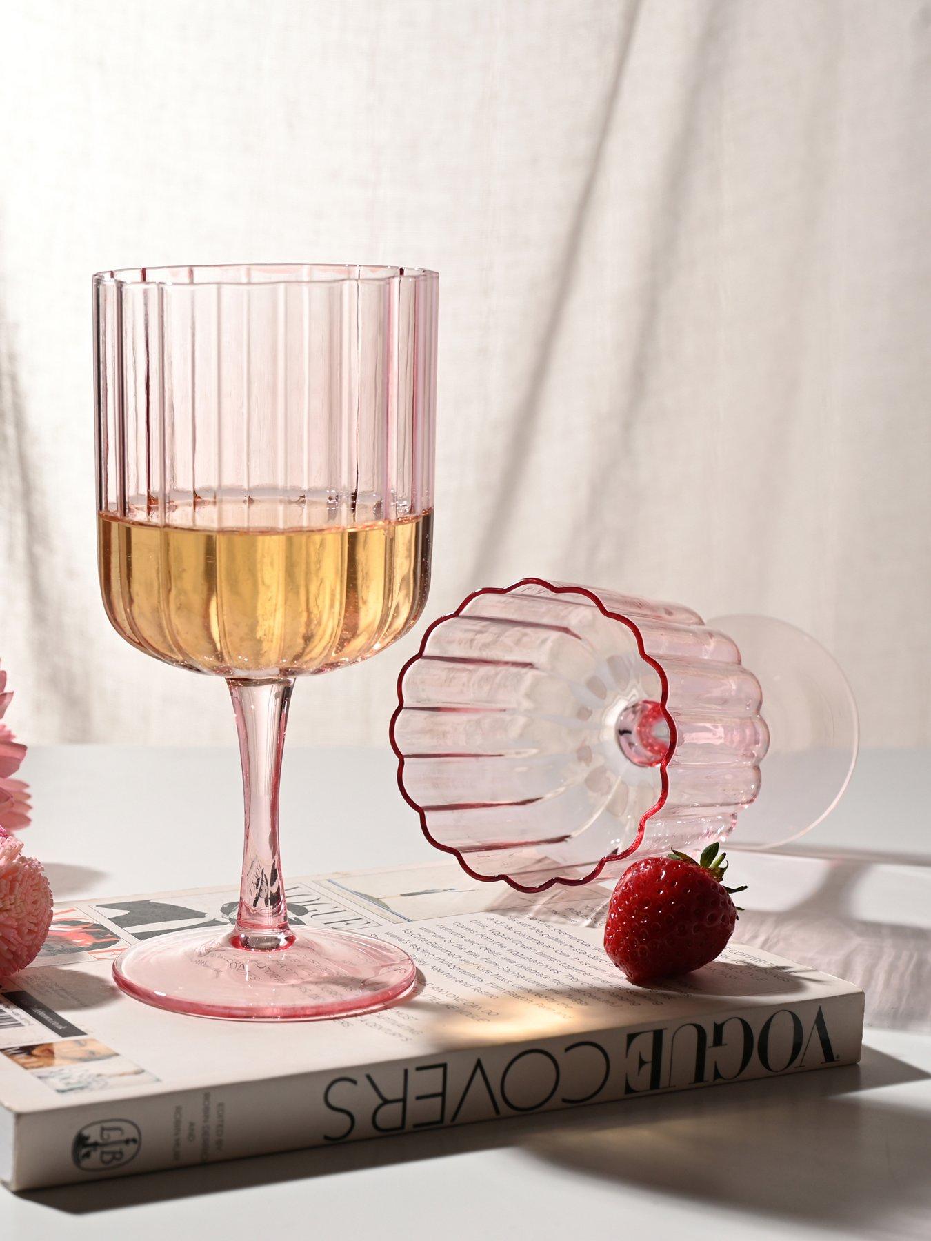 Hestia Scalloped Wine Glasses – Set of 2