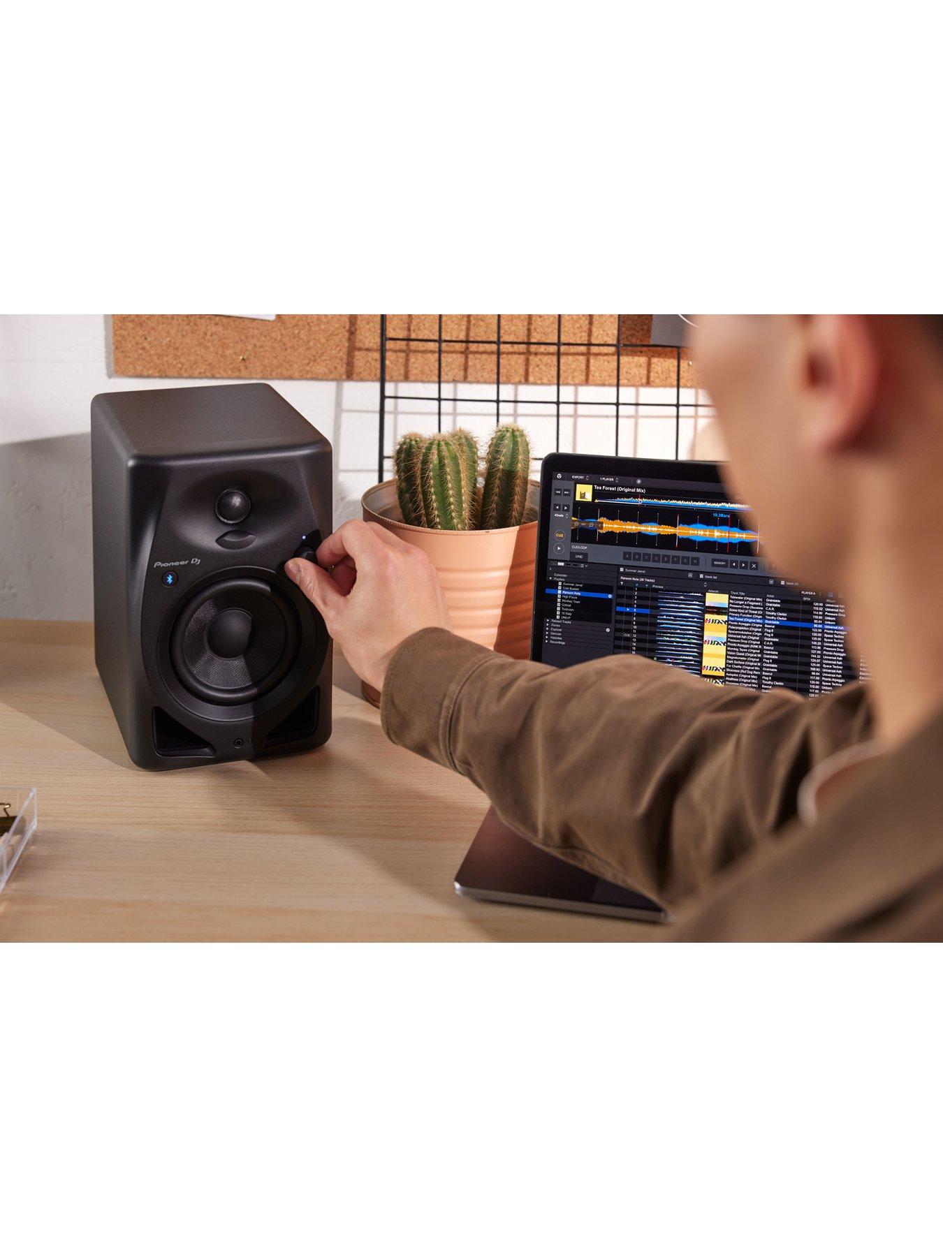 Pioneer DJ DM-40 4-inch Monitor Speakers with Bluetooth (Pair) Very