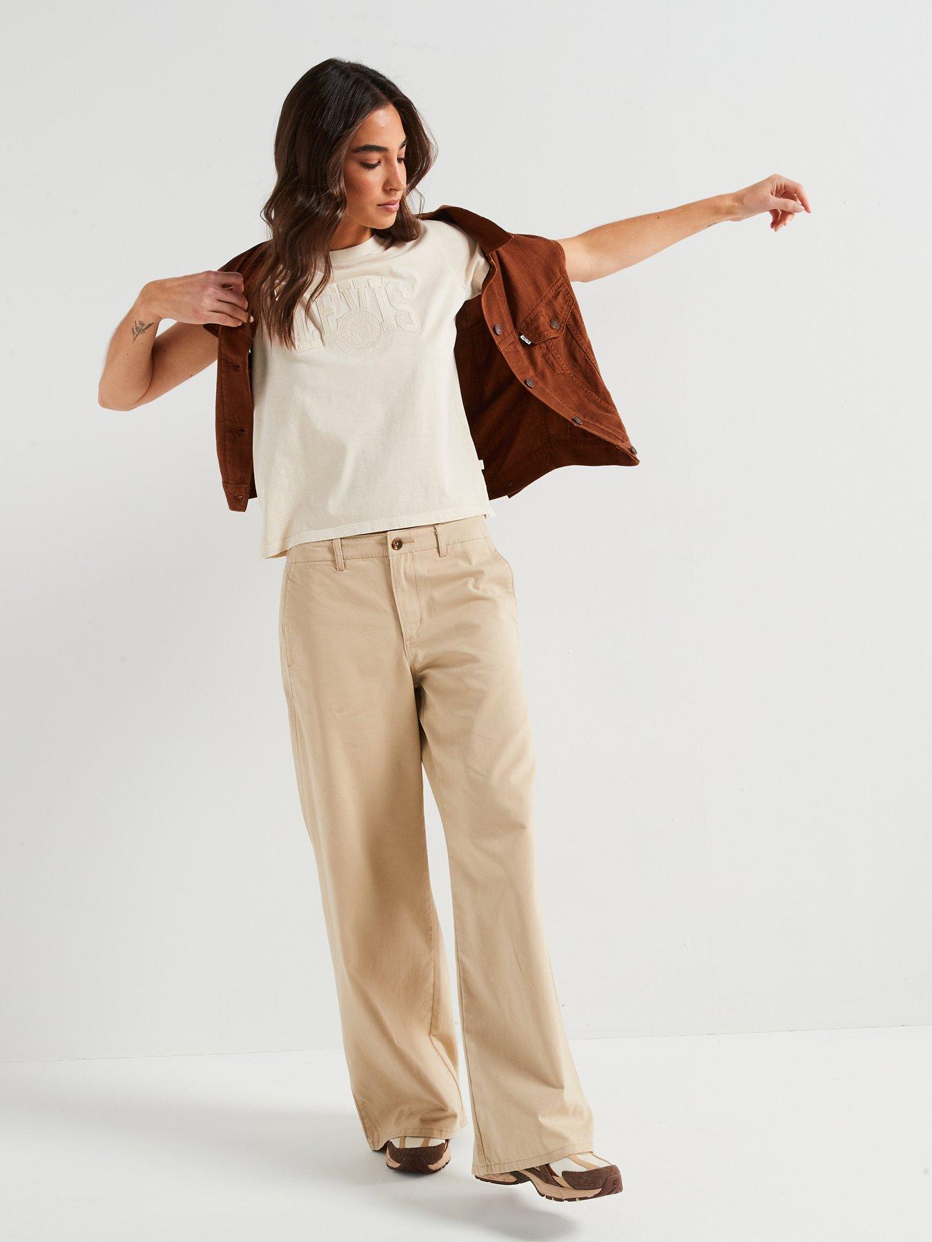 Image 3 of 6 of Levi's Graphic Boxy Tee - Beige