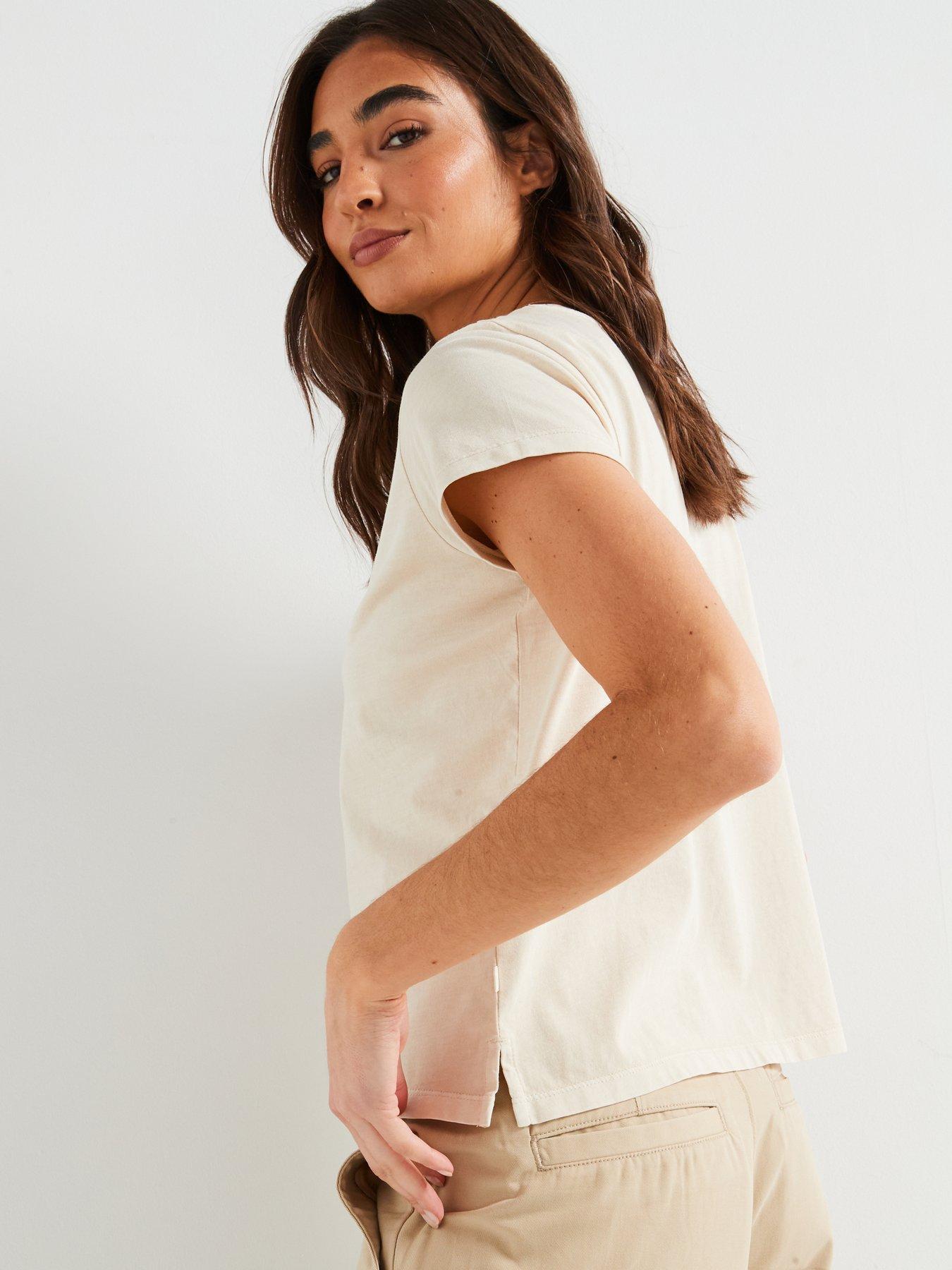 Image 5 of 6 of Levi's Graphic Boxy Tee - Beige