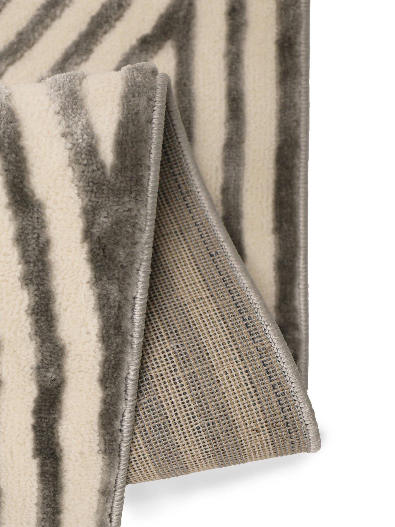 Image 4 of 4 of Very Home Brio Curves Rug - Natural