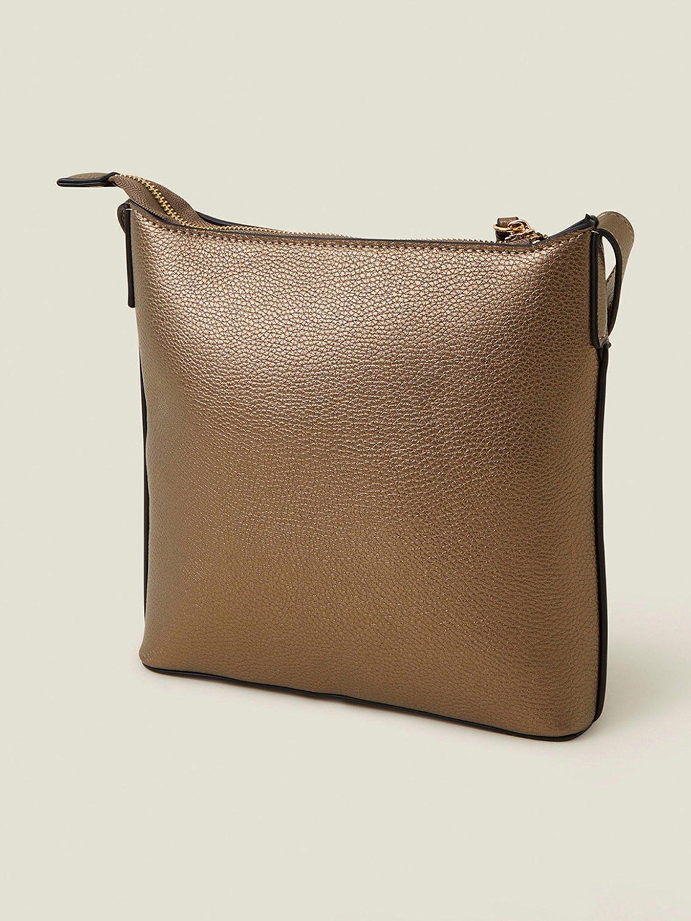 Image 3 of 4 of Accessorize Classic Messenger