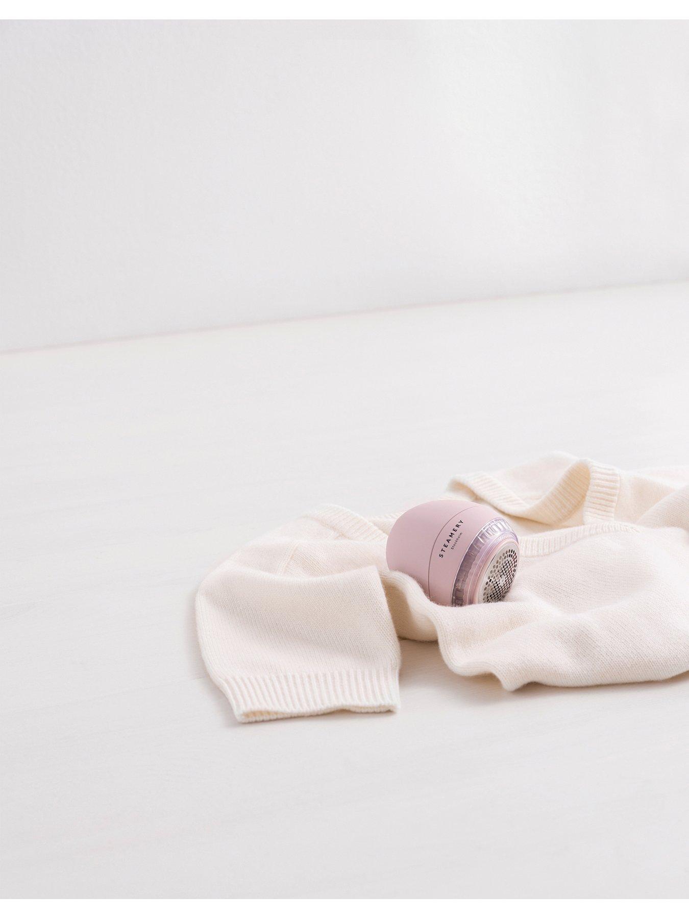 Image 4 of 7 of Steamery Pilo 1 Fabric Shaver - Pink