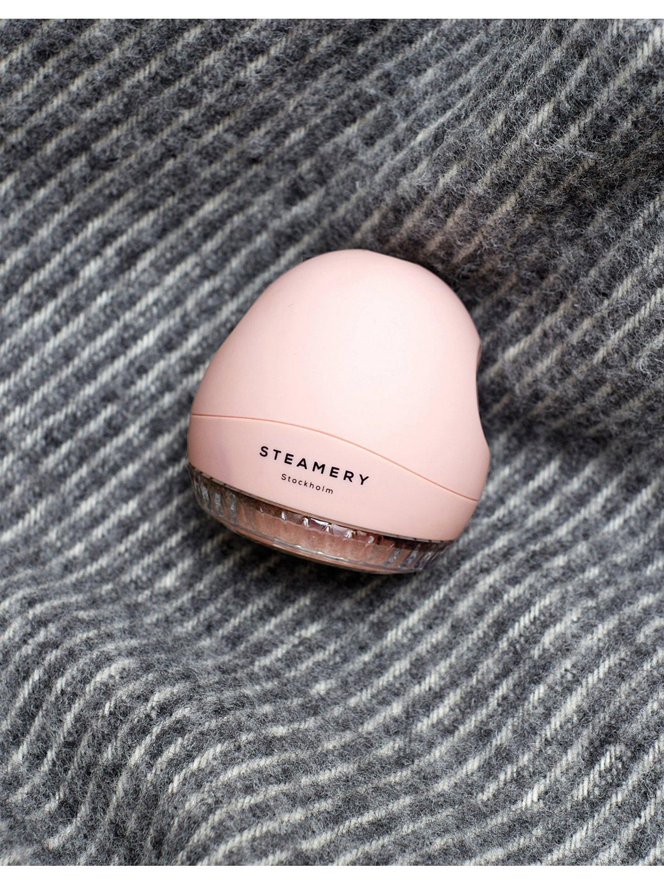 Image 6 of 7 of Steamery Pilo 1 Fabric Shaver - Pink