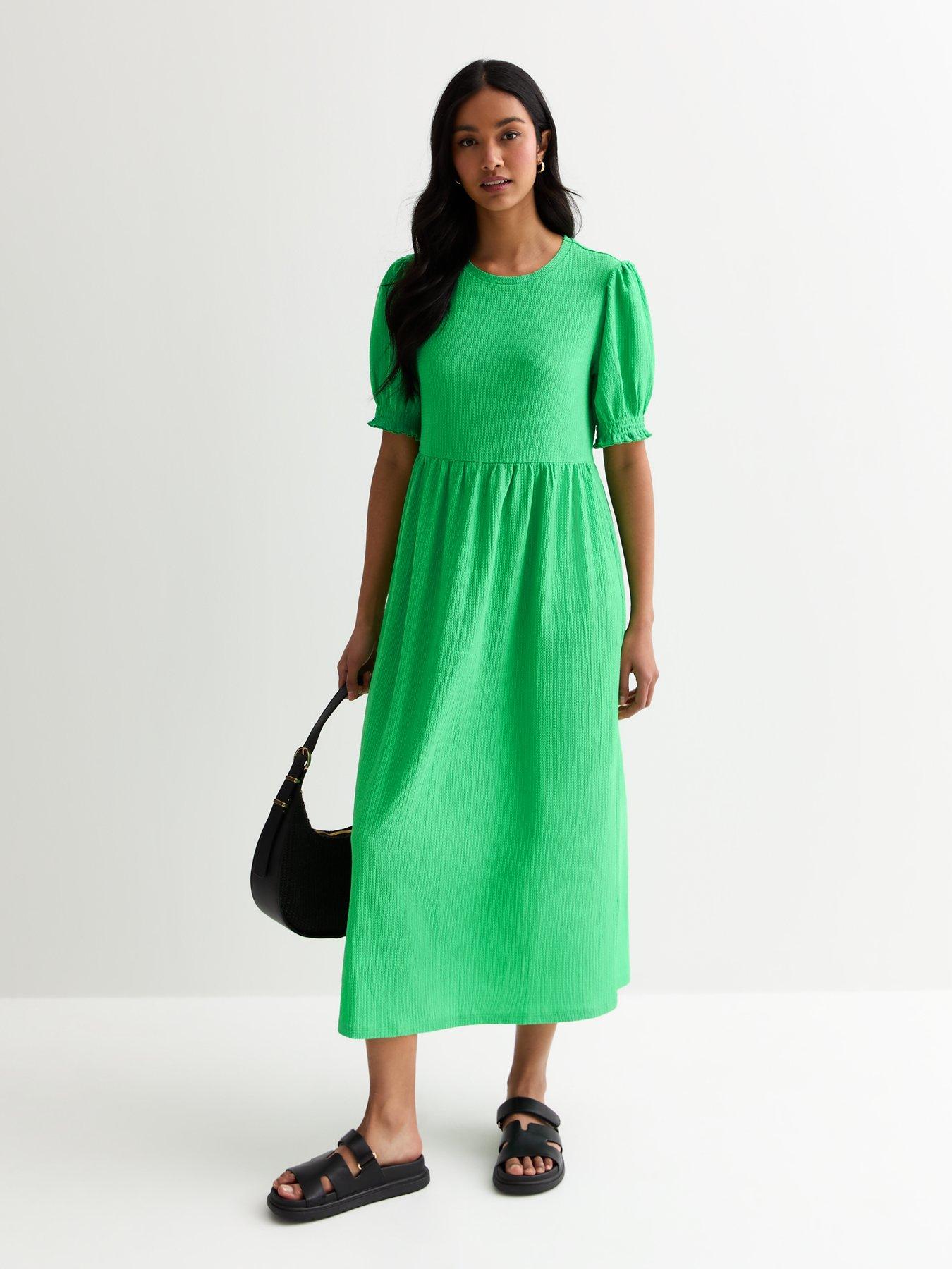 New Look Crinkle Short Sleeve Midi Smock Dress - Green | Very.co.uk