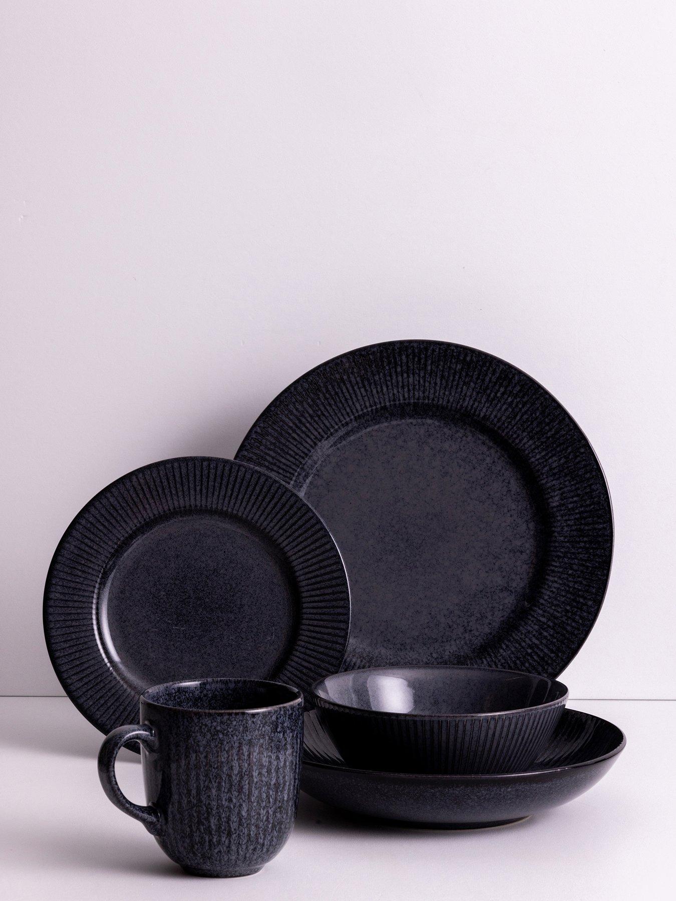Image 3 of 4 of Mason Cash Reactive Linear Set of 4 Dinner Plates &ndash; Black