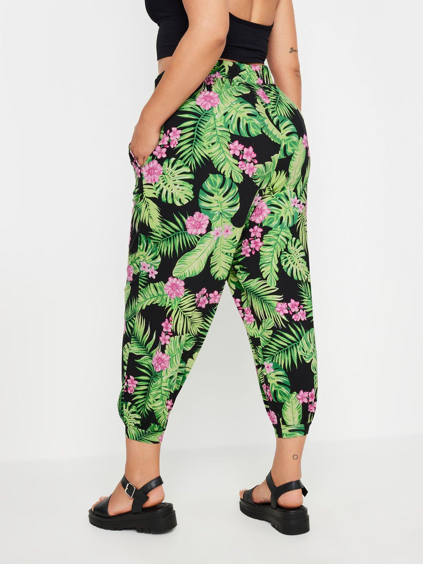 Image 2 of 4 of Yours Curve Crop Harem Trousers - Black