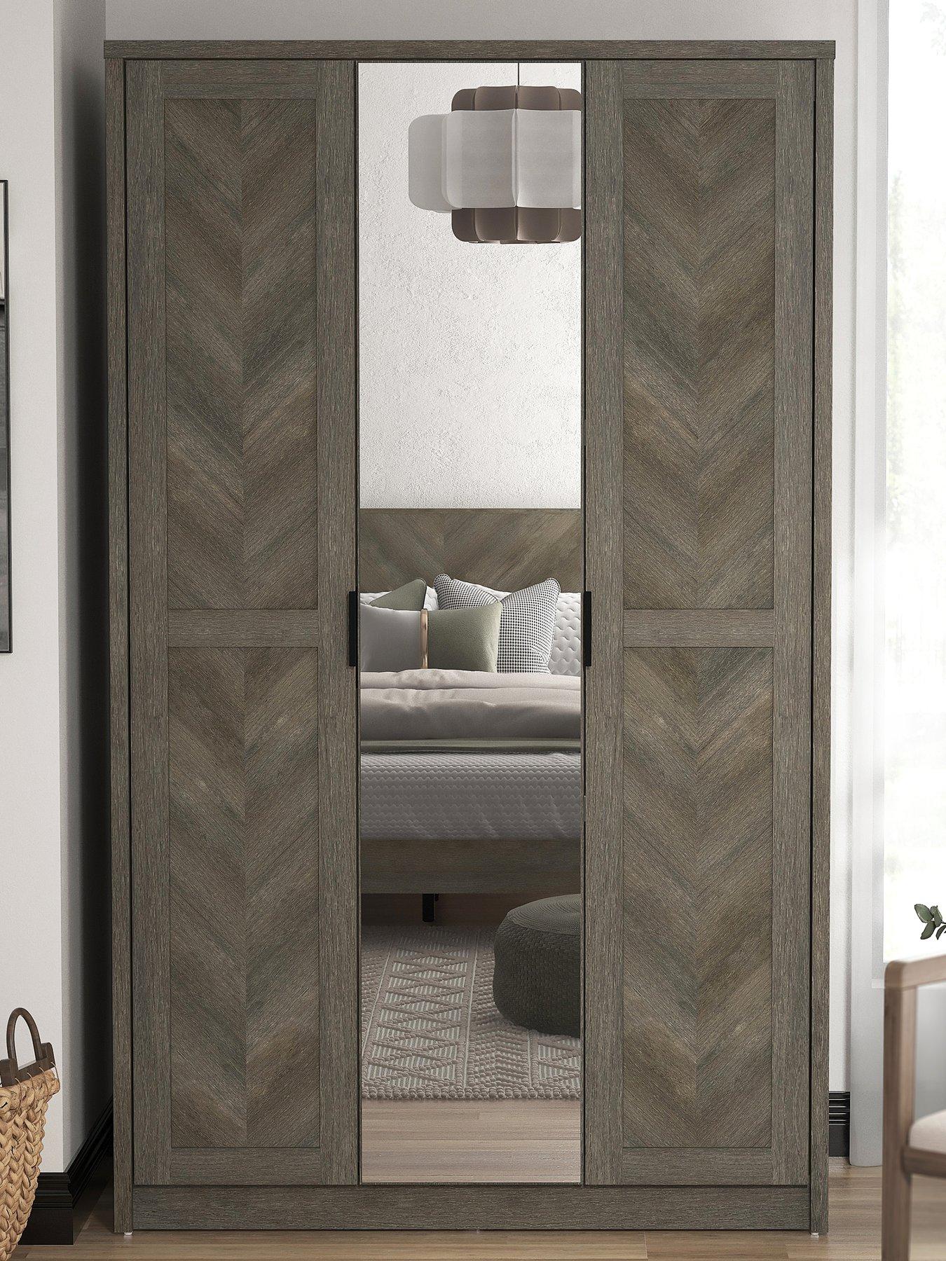 undefined Chevry 3 Door Mirrored Wardrobe - Grey Oak