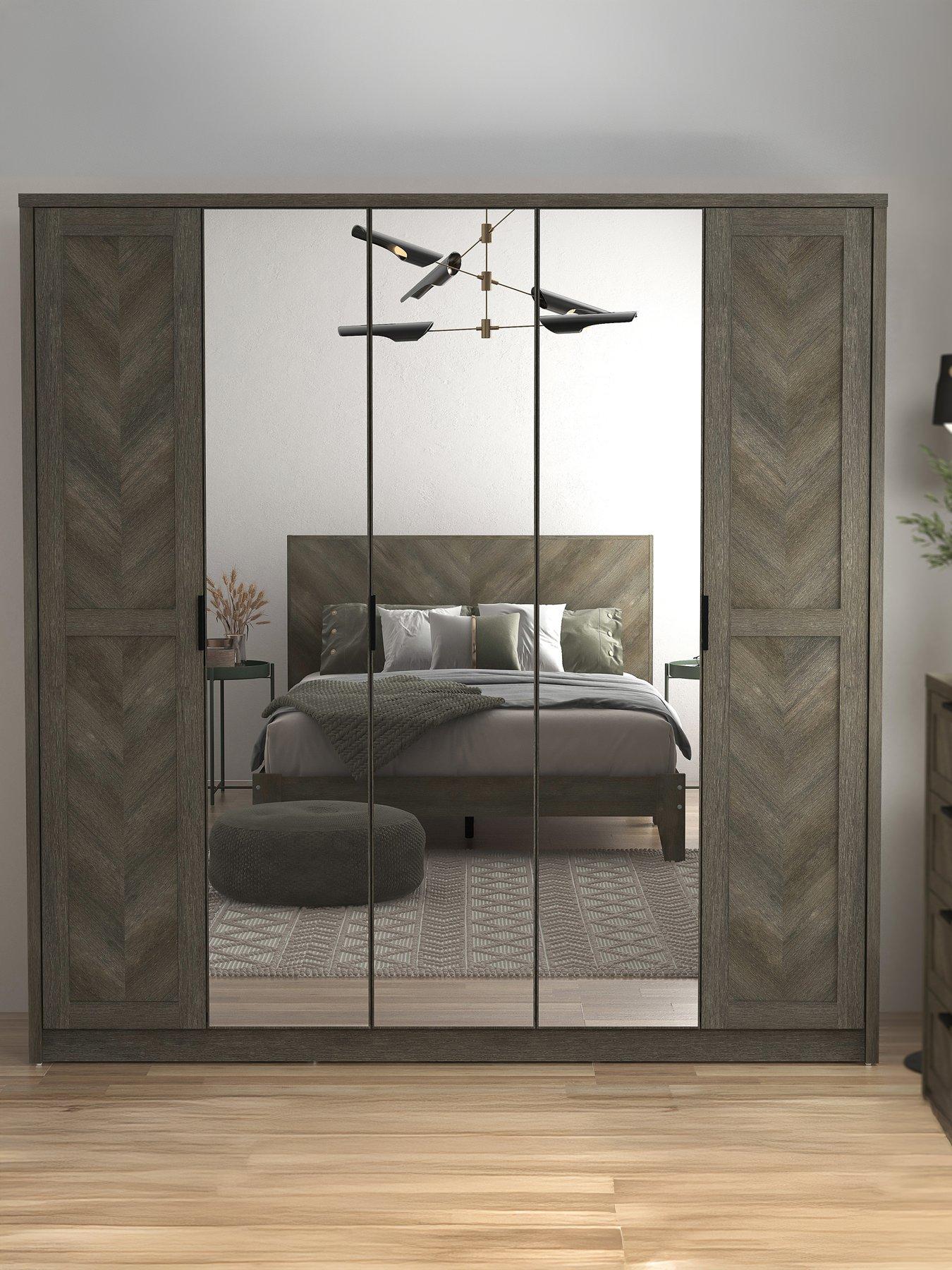 undefined Chevry 5 Door Mirrored Wardrobe - Grey Oak