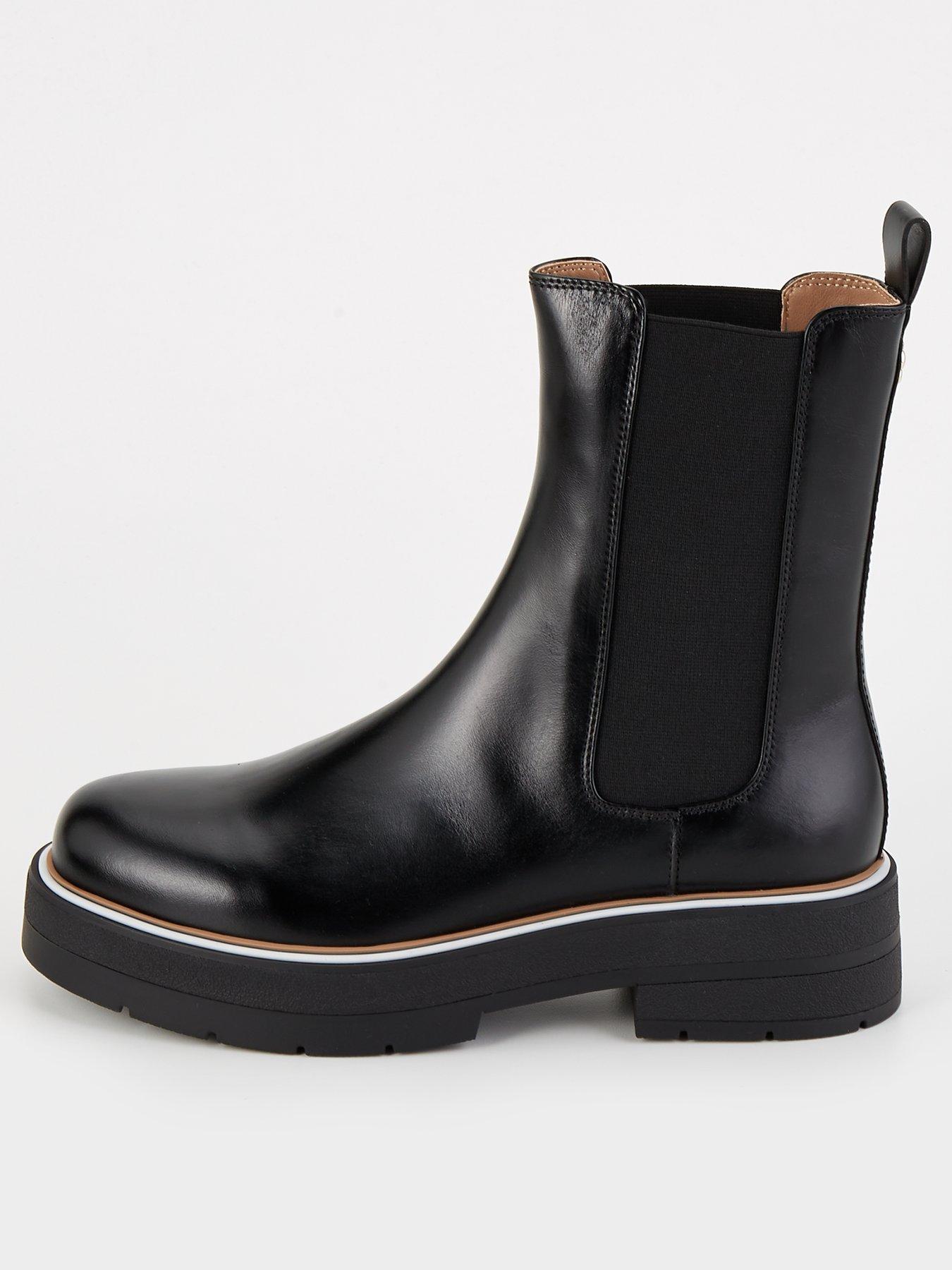 Chelsea boots very hotsell