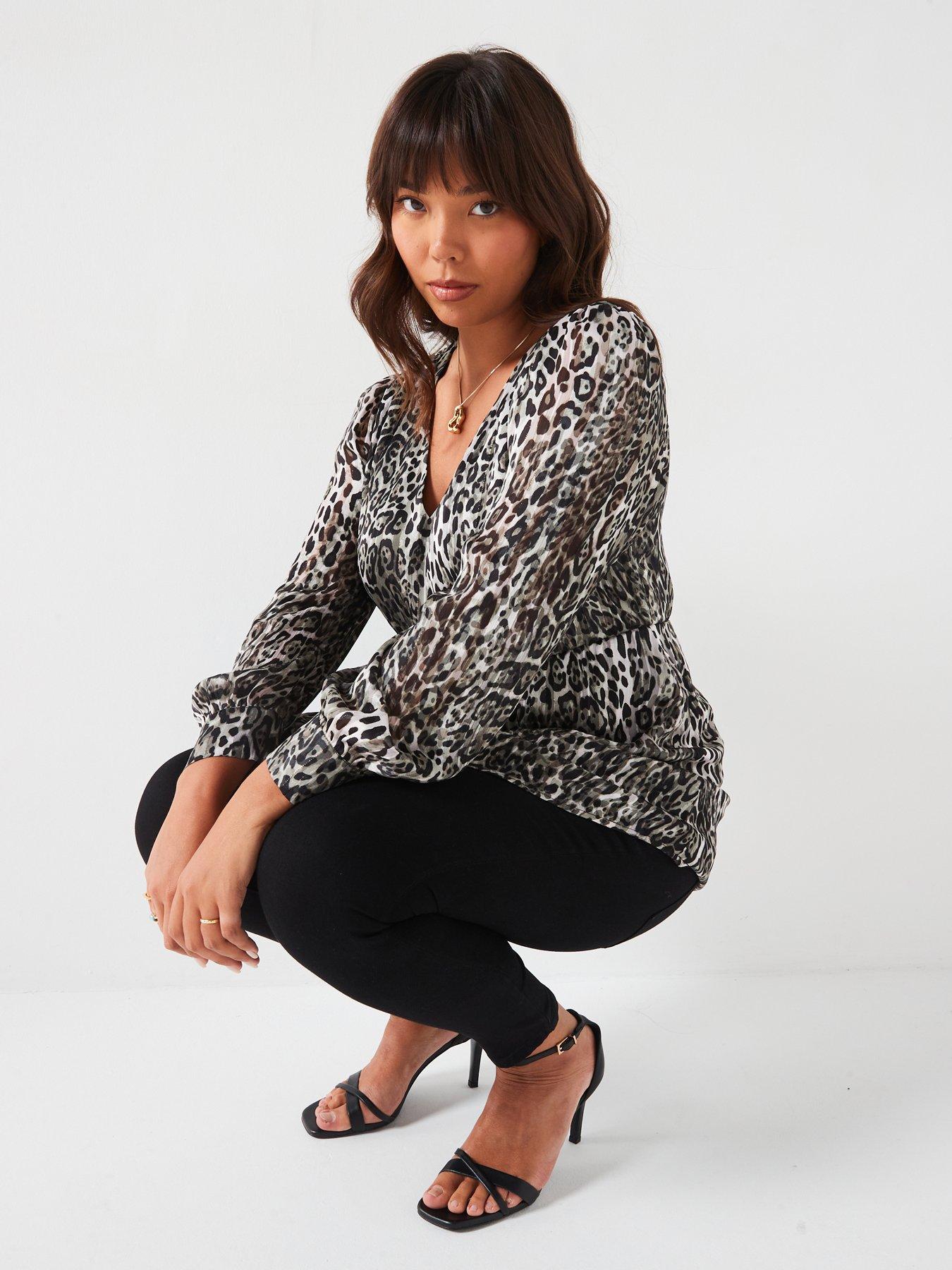 Image 5 of 6 of V by Very Curve Plisse Animal V-Neck Balloon Blouse - Print
