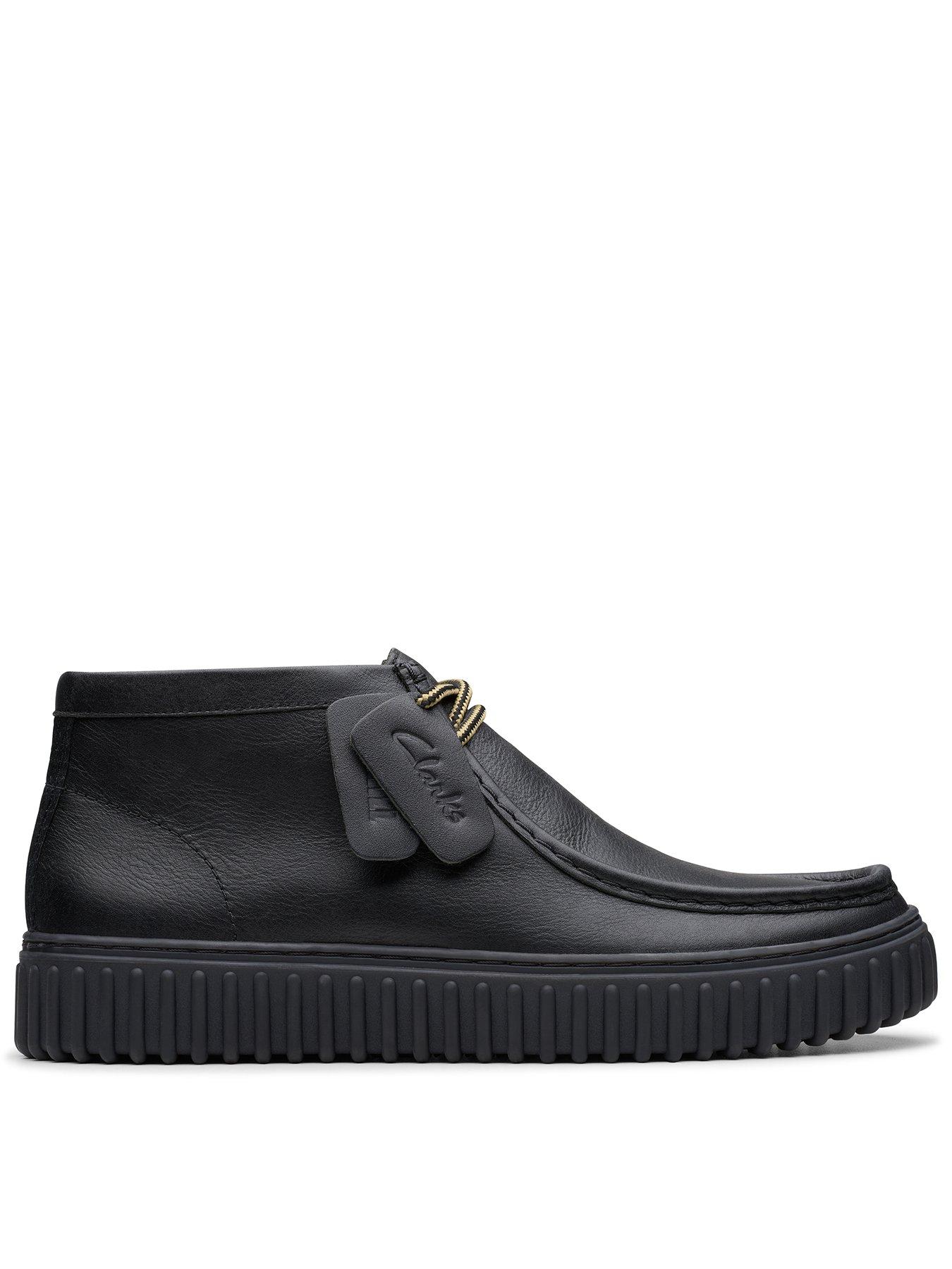 Clarks Torhill Hi Leather Chukka Boots