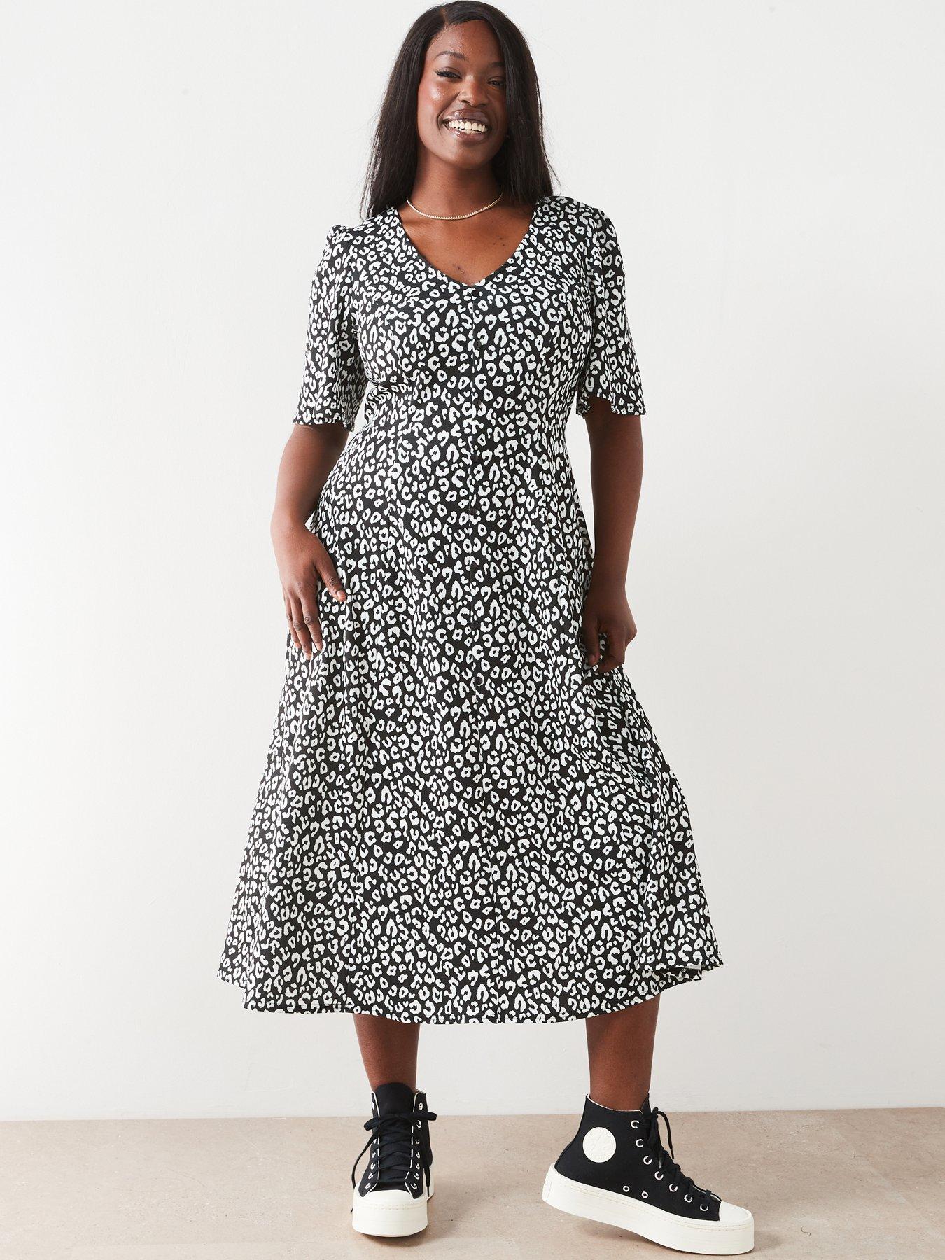 V by Very Curve Animal Print V Neck Midi Dress - Black/White | Very.co.uk