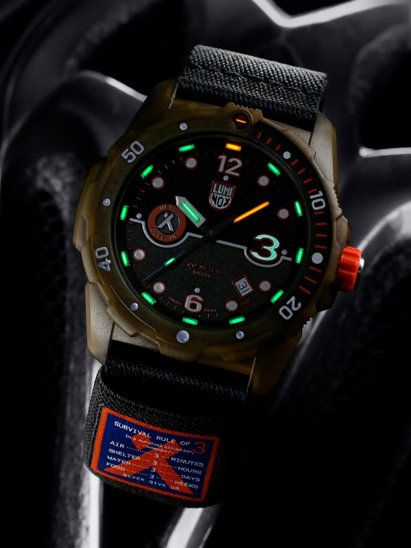Image 4 of 7 of Luminox Bear Grylls Survival Sea 3720 Series
