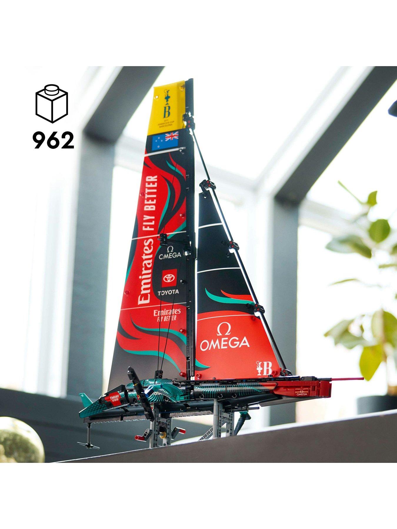 LEGO Technic Emirates Team New Zealand AC75 Yacht 42174 Very