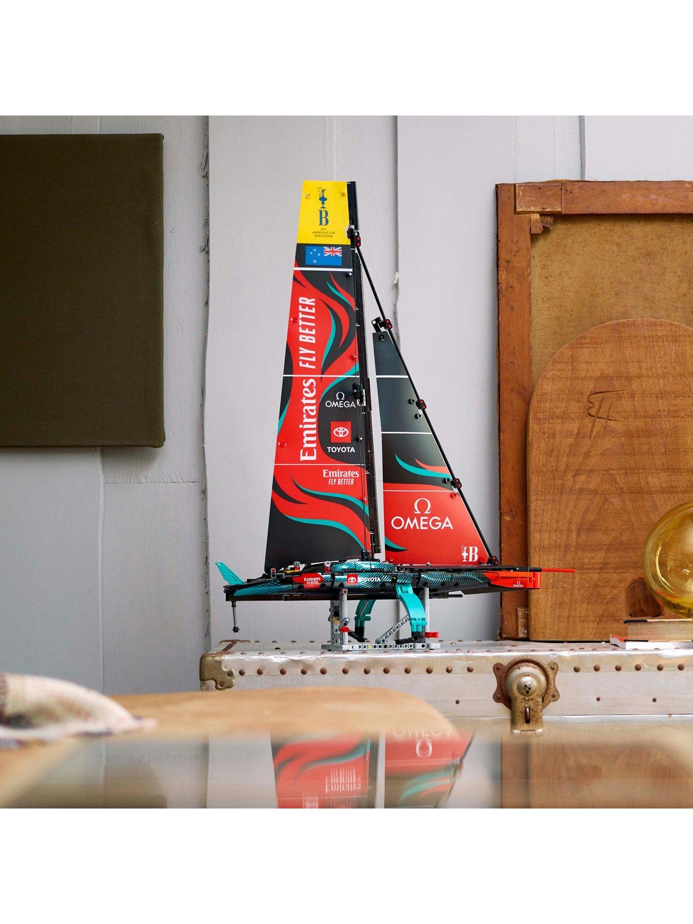 LEGO Technic Emirates Team New Zealand AC75 Yacht 42174 Very