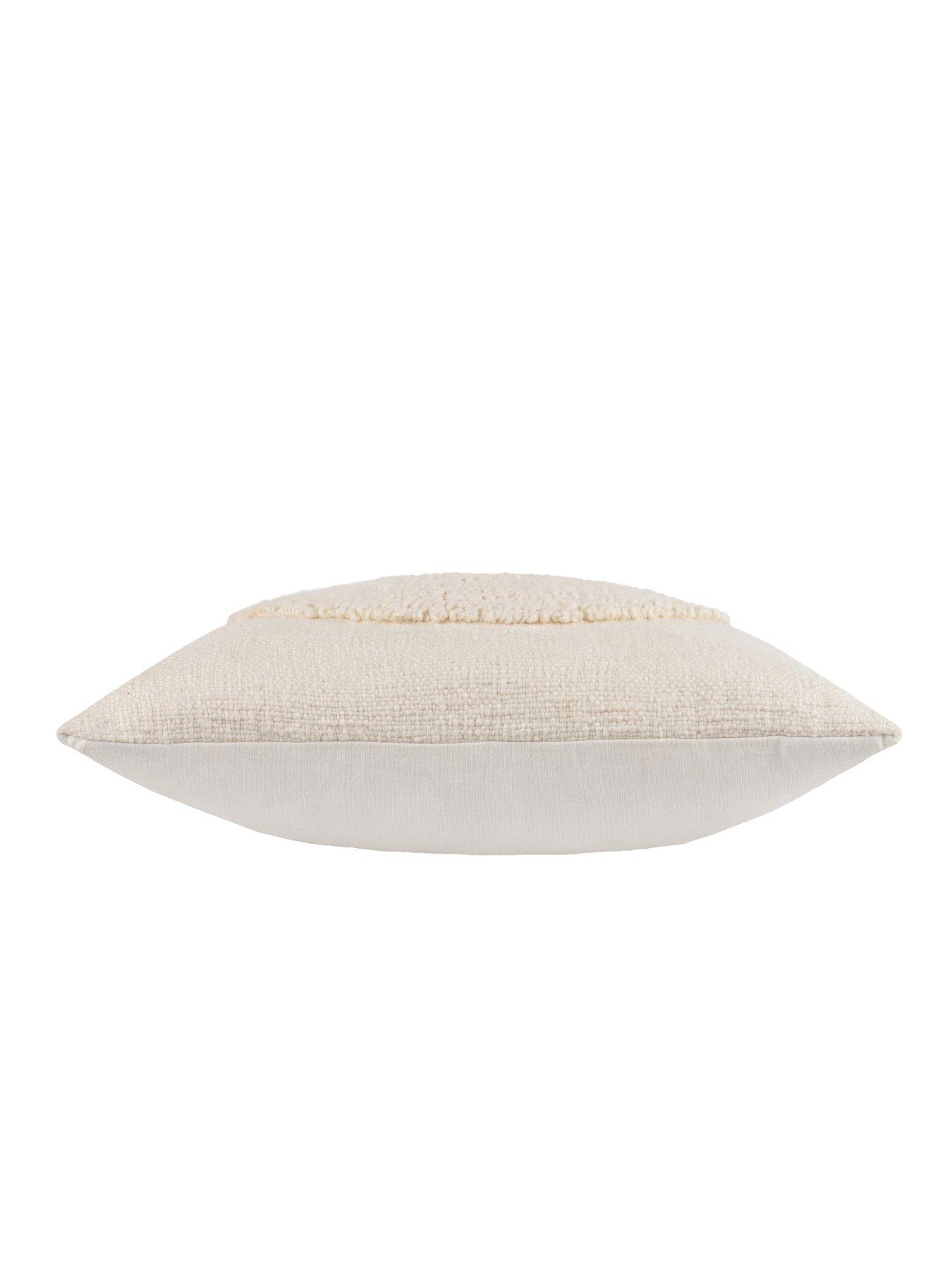 Image 4 of 7 of HOEM Almo 50x50 Polyester Cushion Ecru