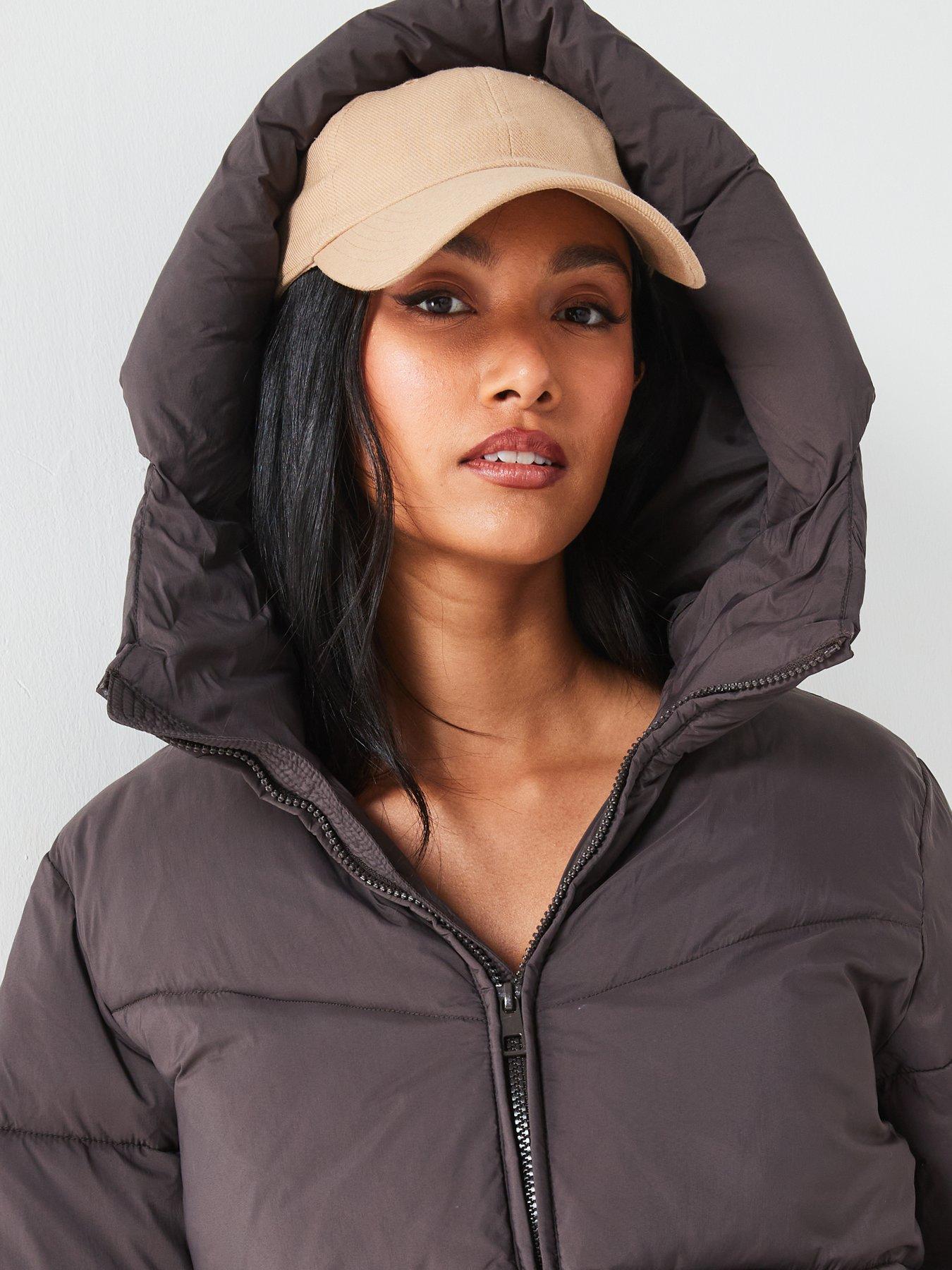 Short padded jacket with hood on sale