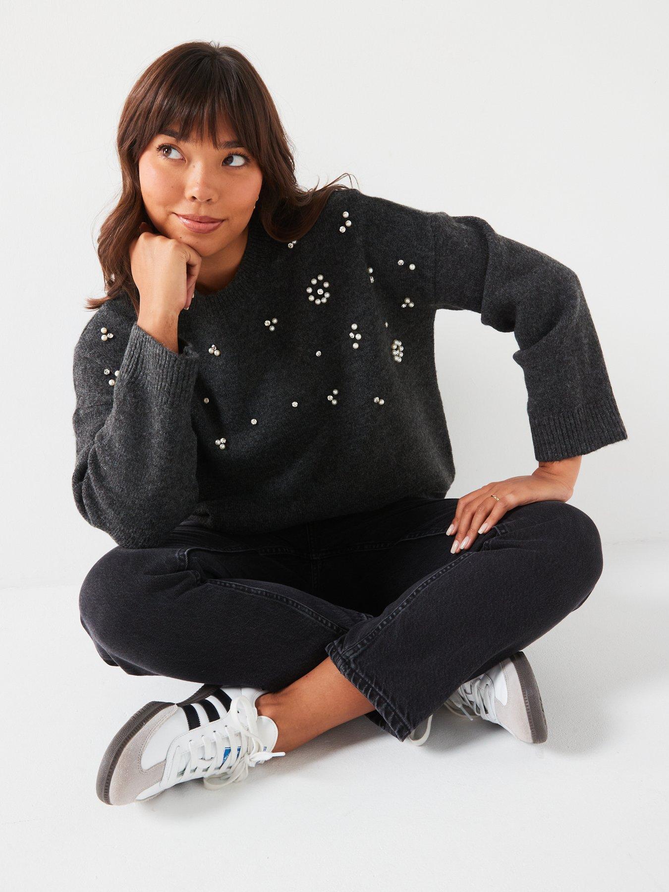 Image 4 of 6 of V by Very Curve Pearl Detail Crew Neck Jumper - Black