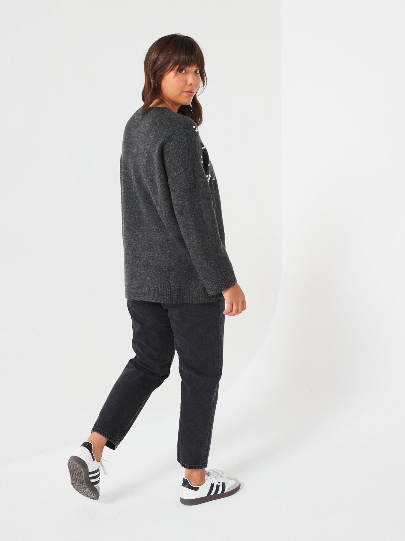 Image 5 of 6 of V by Very Curve Pearl Detail Crew Neck Jumper - Black