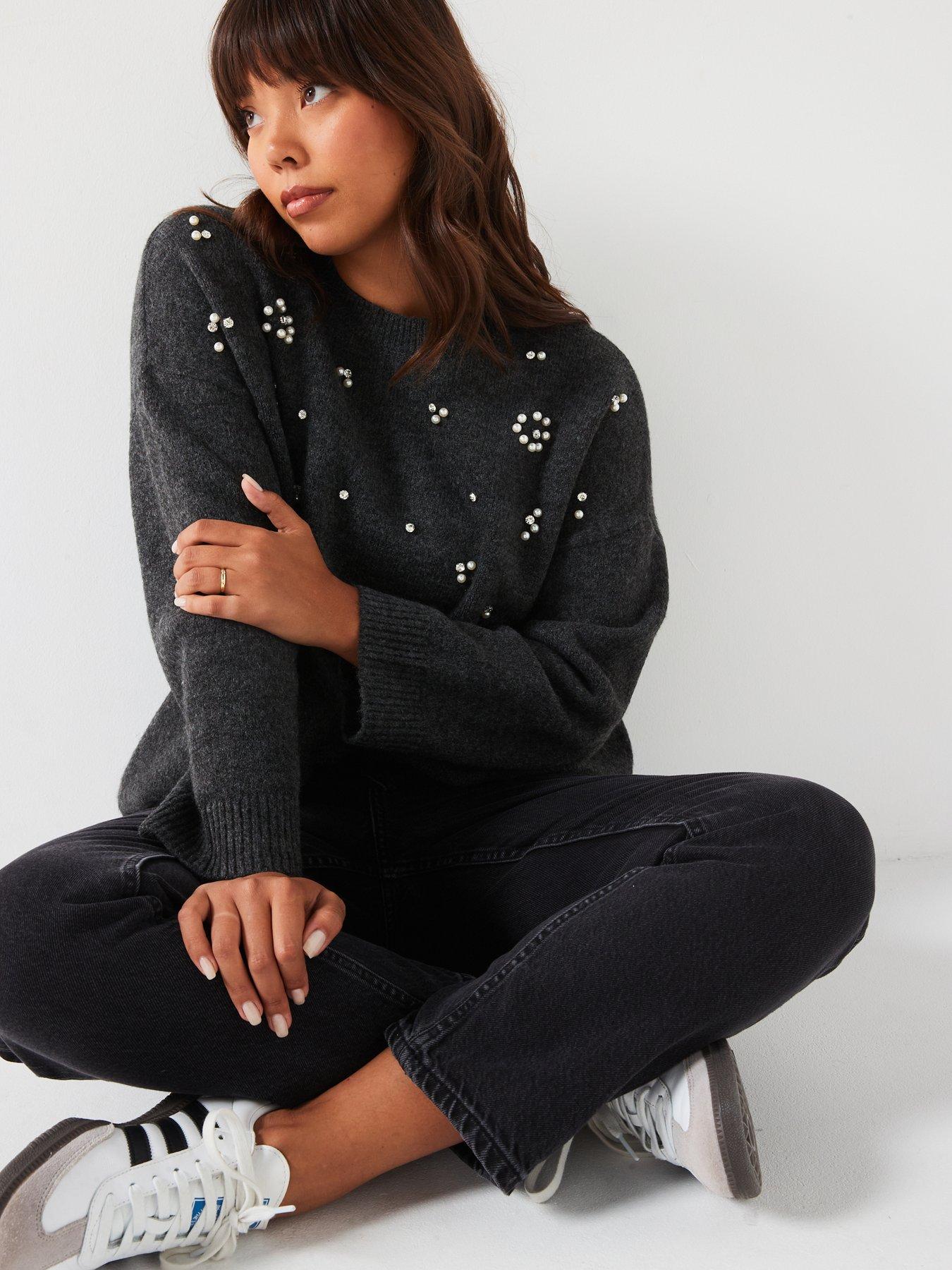 Image 6 of 6 of V by Very Curve Pearl Detail Crew Neck Jumper - Black