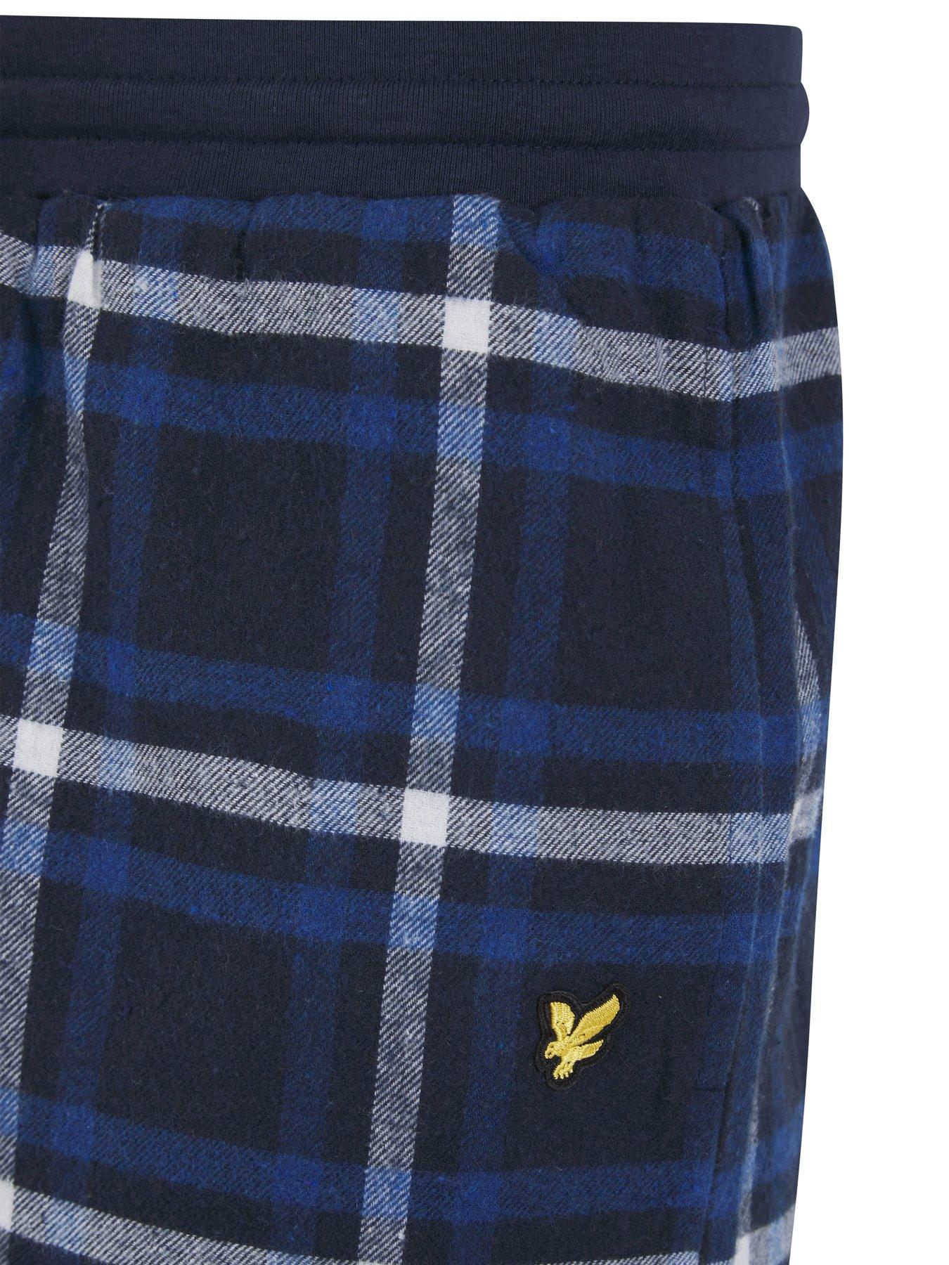 Image 5 of 6 of Lyle & Scott Lyle &amp; Scott Kelso Logo T-shirt And Cuffed Bottoms Lounge Set - Navy