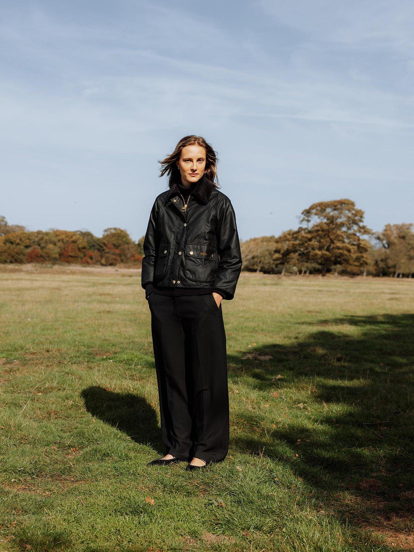 Cropped Beadnell Wax Jacket Black