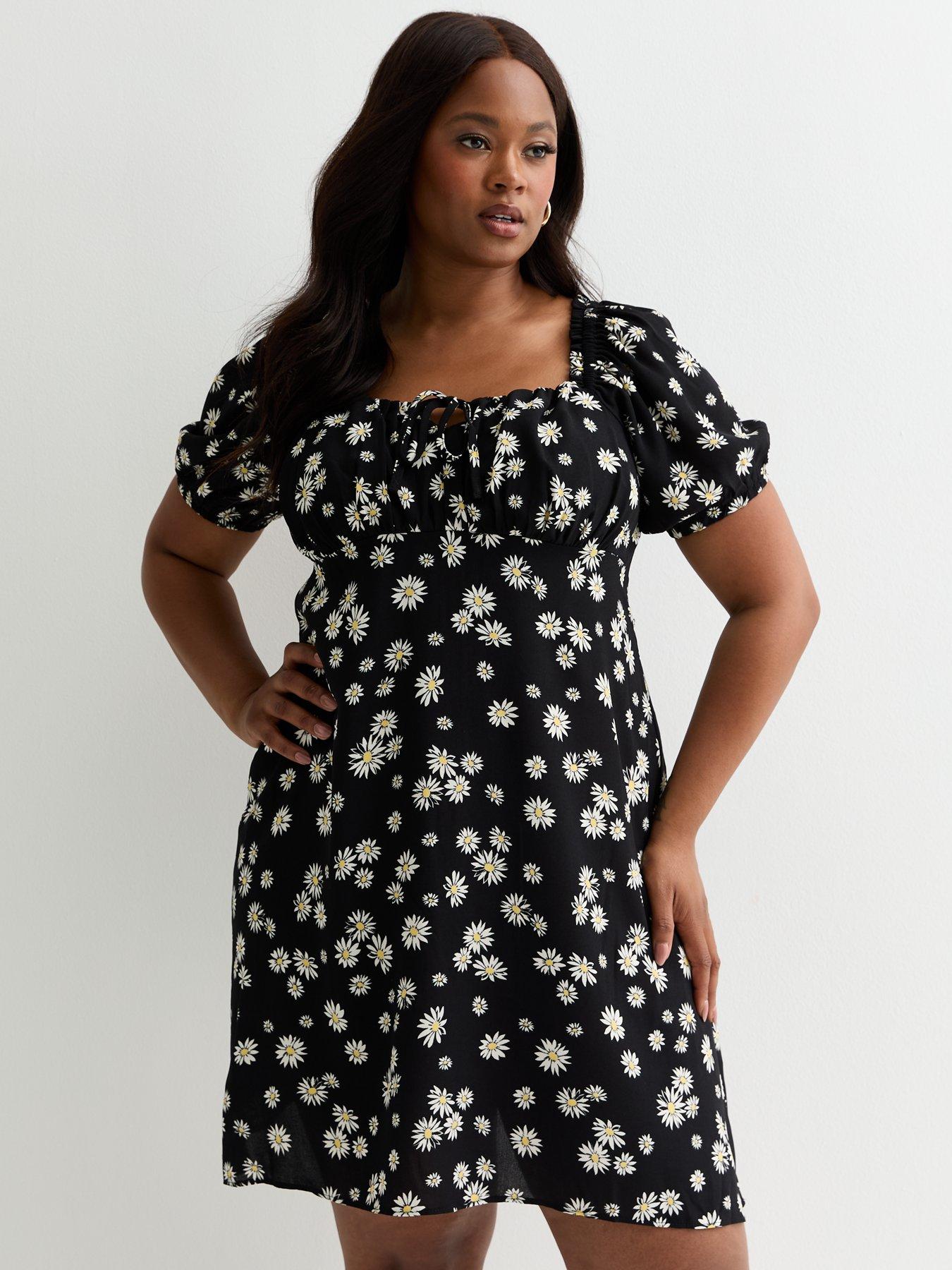 New Look Curves Black Daisy Print Short Sleeve Mini Milkmaid Dress ...