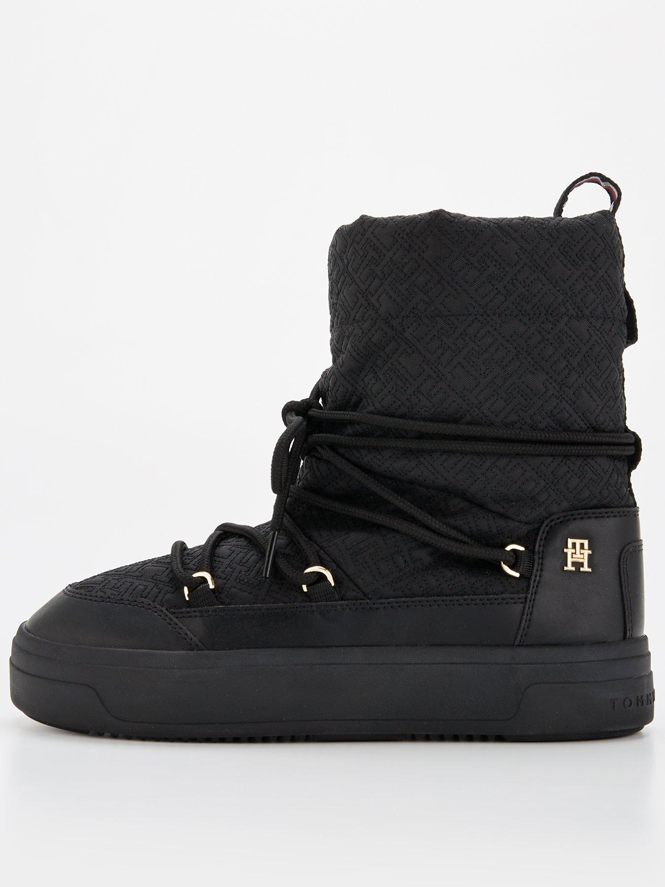 undefined Lace Up Monogram Snowboots - Black