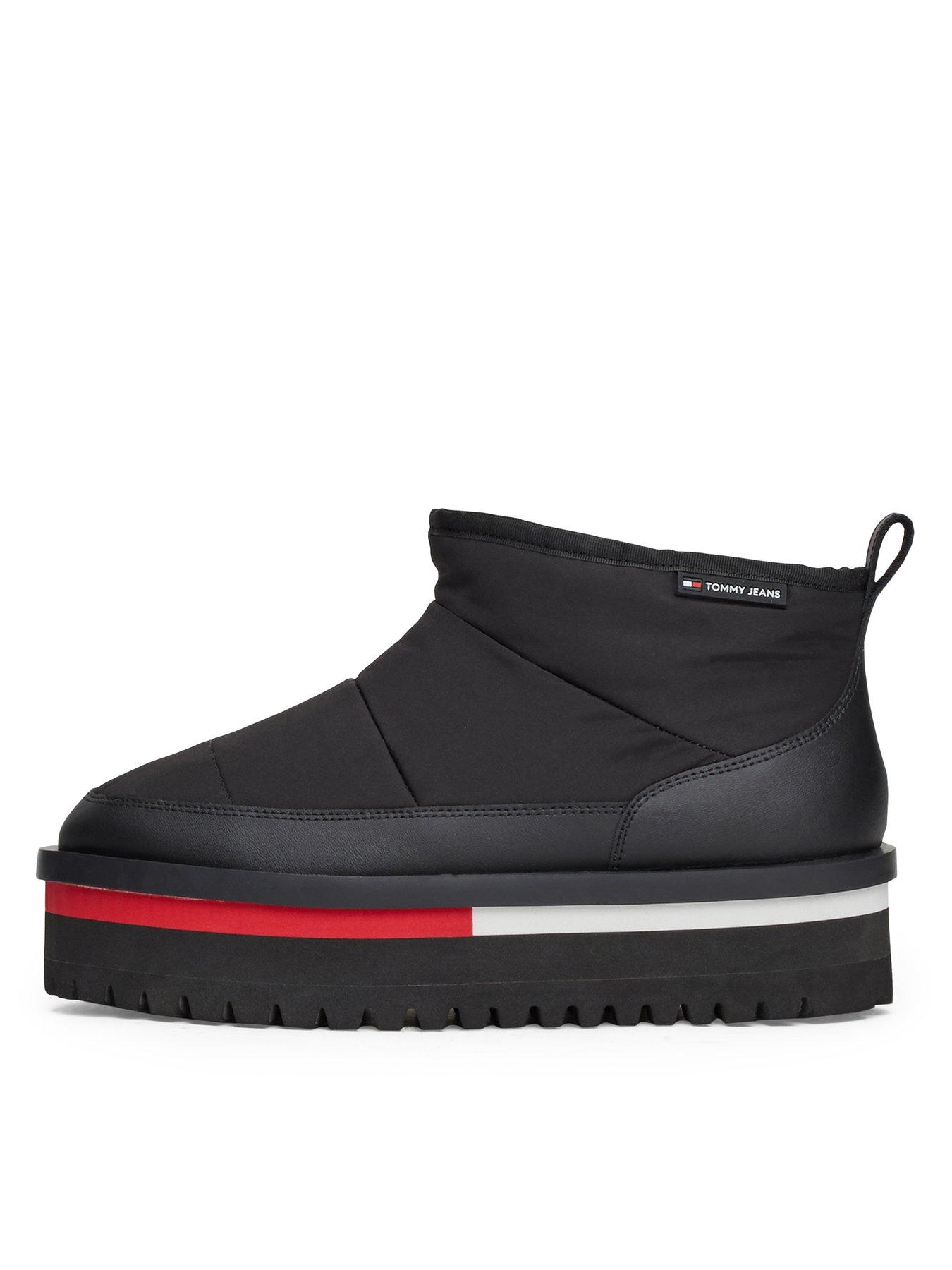 undefined Padded Cleat Flatform Ankle Boots - Black