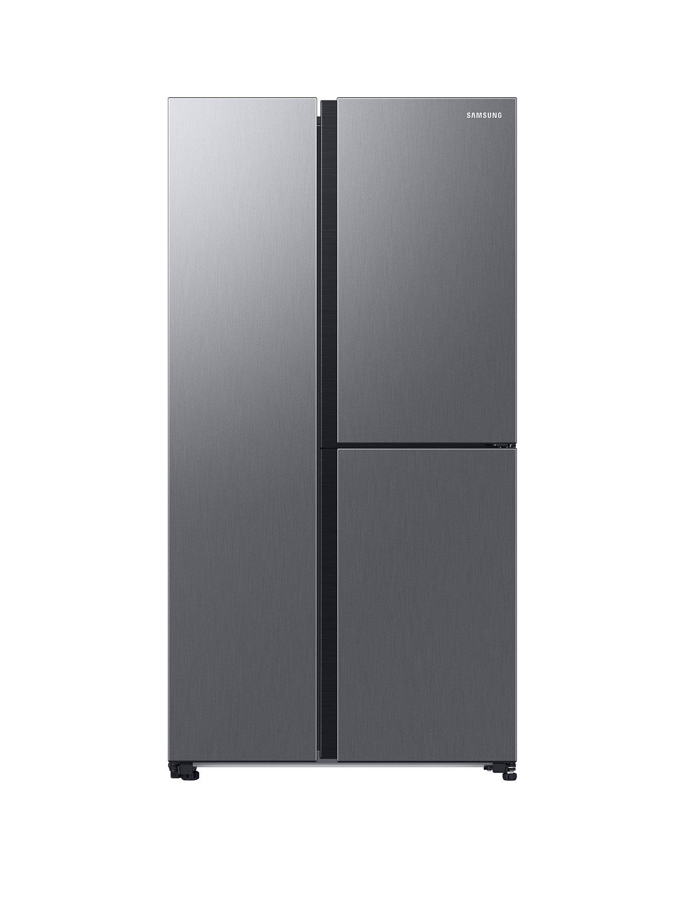 Image of Samsung RH69DG893ES9EU American Style Fridge Freezer with Beverage Centre™ - Silver