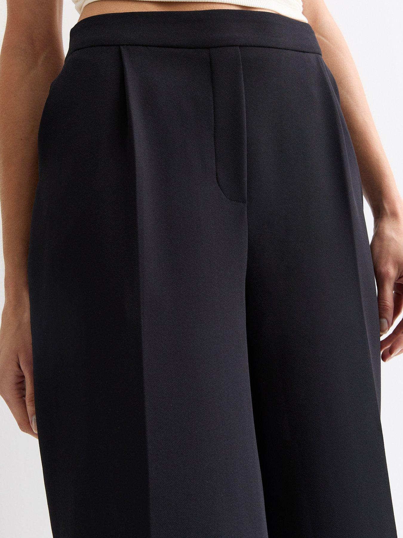 Black Pleated Wide leg Culottes